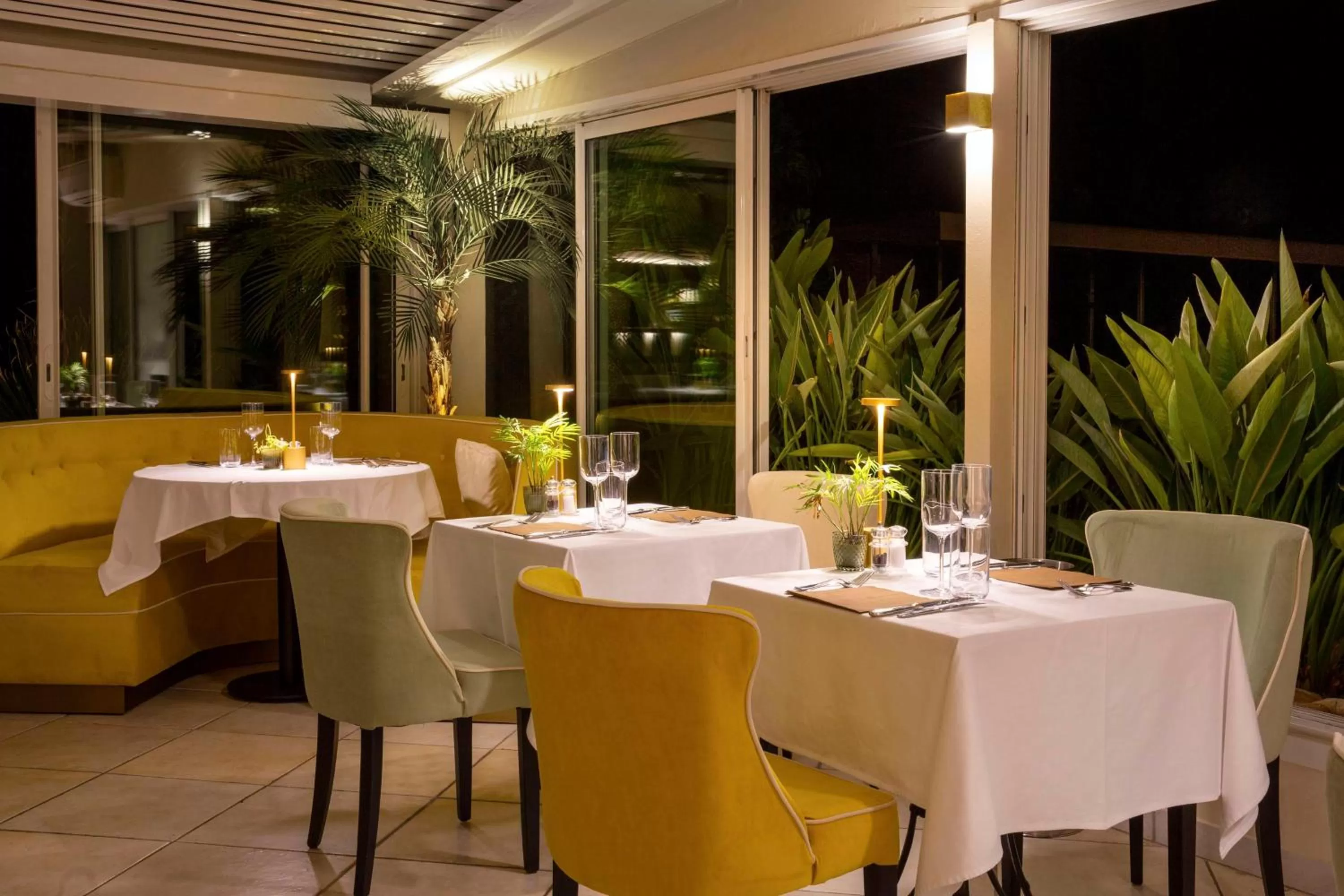 Restaurant/places to eat in Best Western Premier Montfleuri