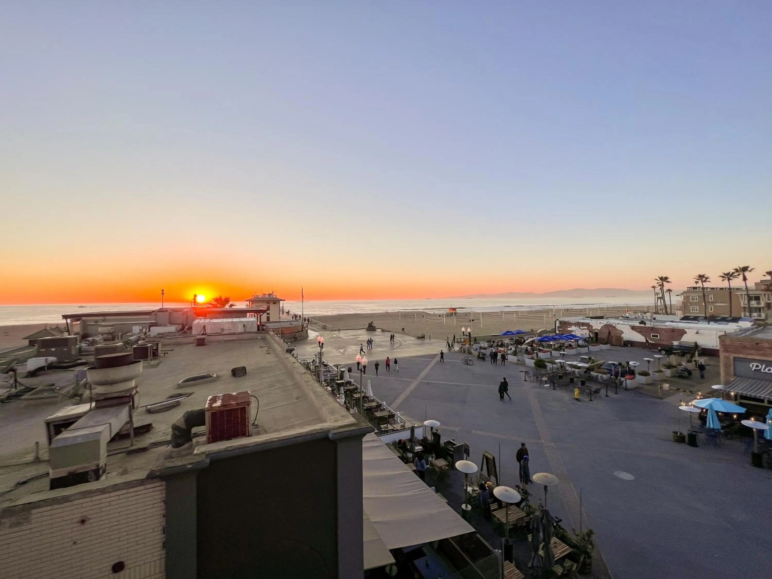 Sea view in ITH Surf City Hostel Hermosa Beach
