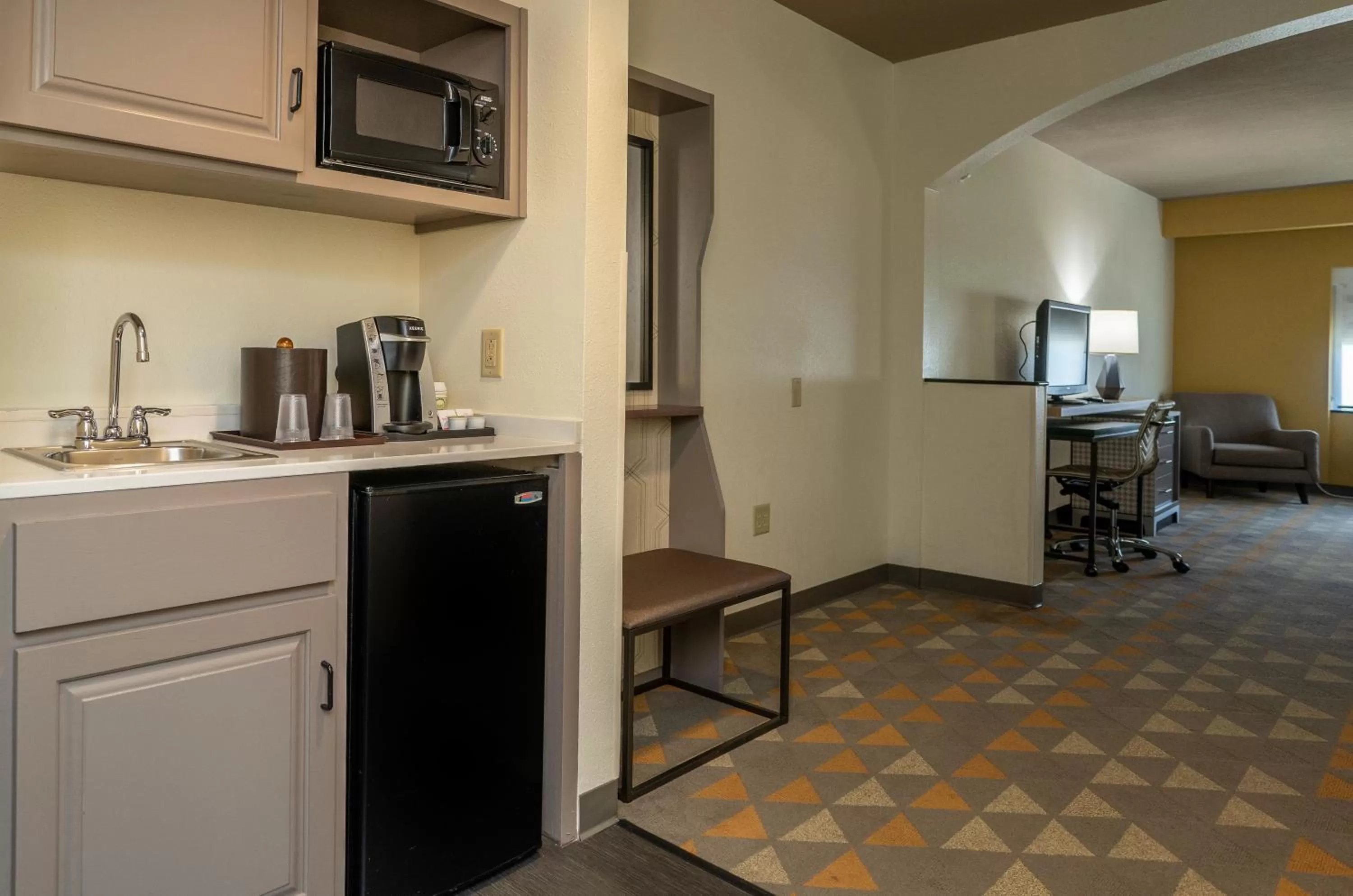 Photo of the whole room in Holiday Inn Hotel & Suites Beaufort at Highway 21 by IHG