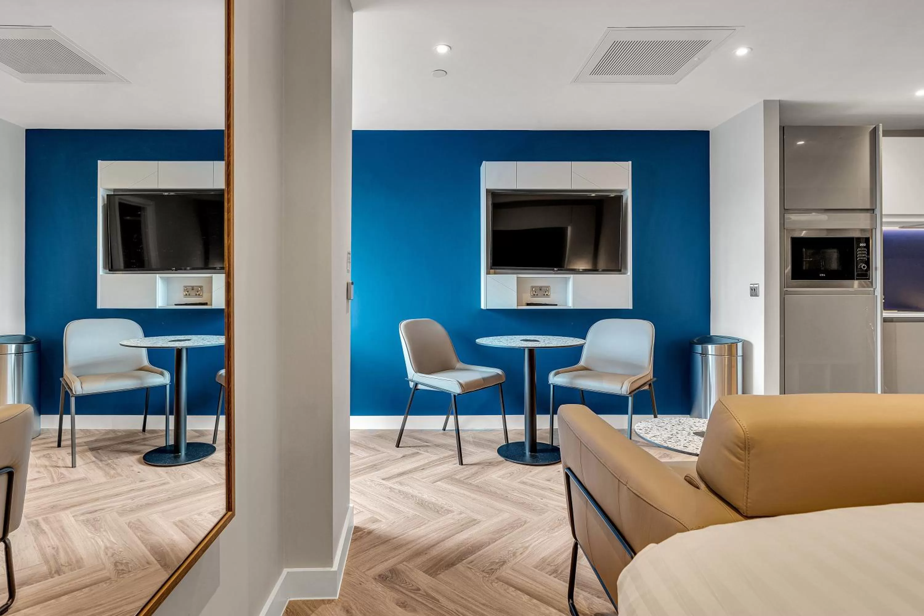 Bedroom in Roomzzz Edinburgh