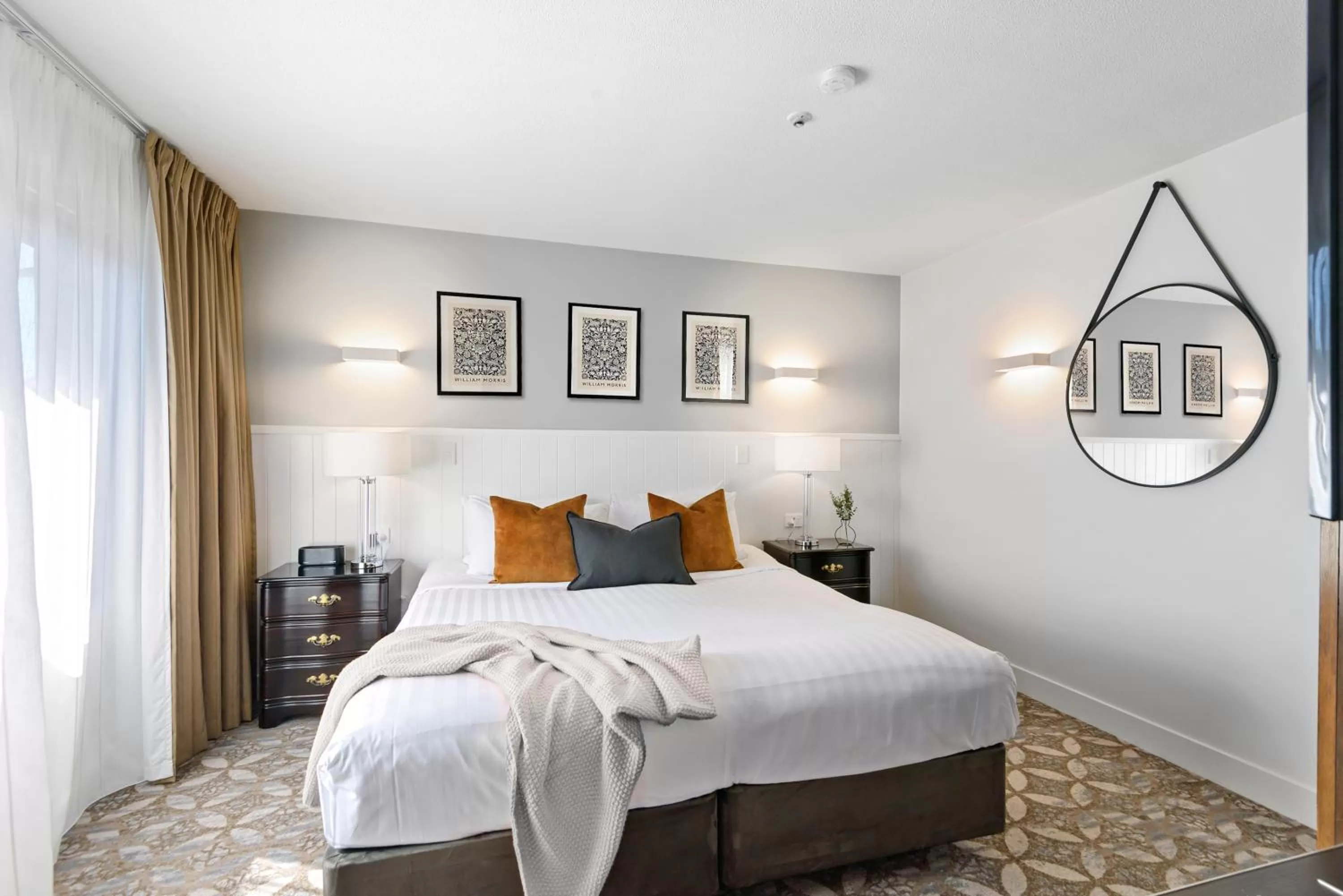 Bed in Scenic Hotel Cotswold