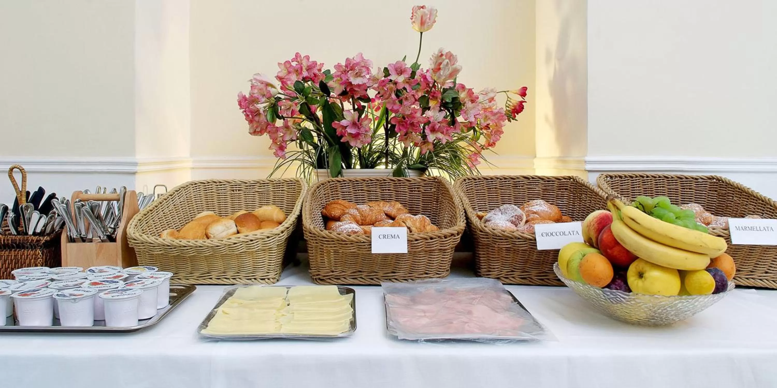 Lounge or bar in Hotel Plaza