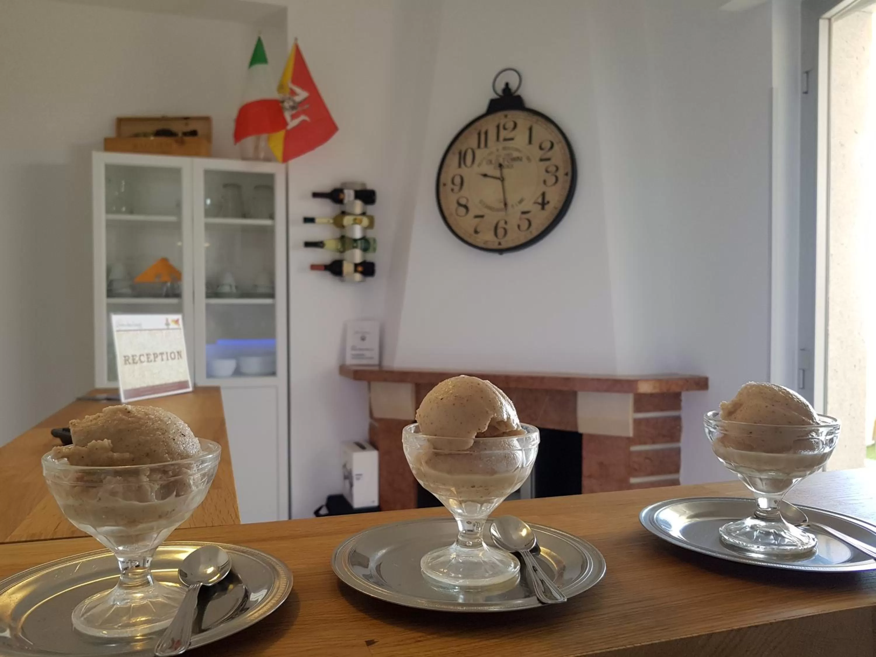 Decorative detail in Pantanello Rooms Avola