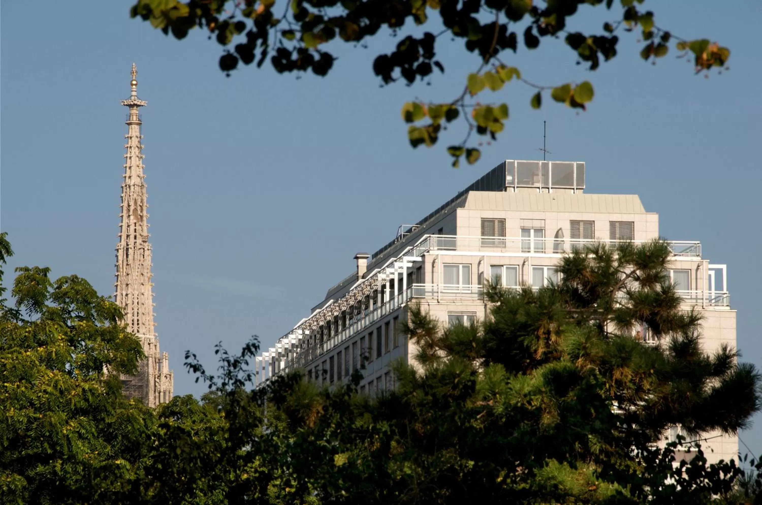 Facade/entrance in Hotel Am Parkring
