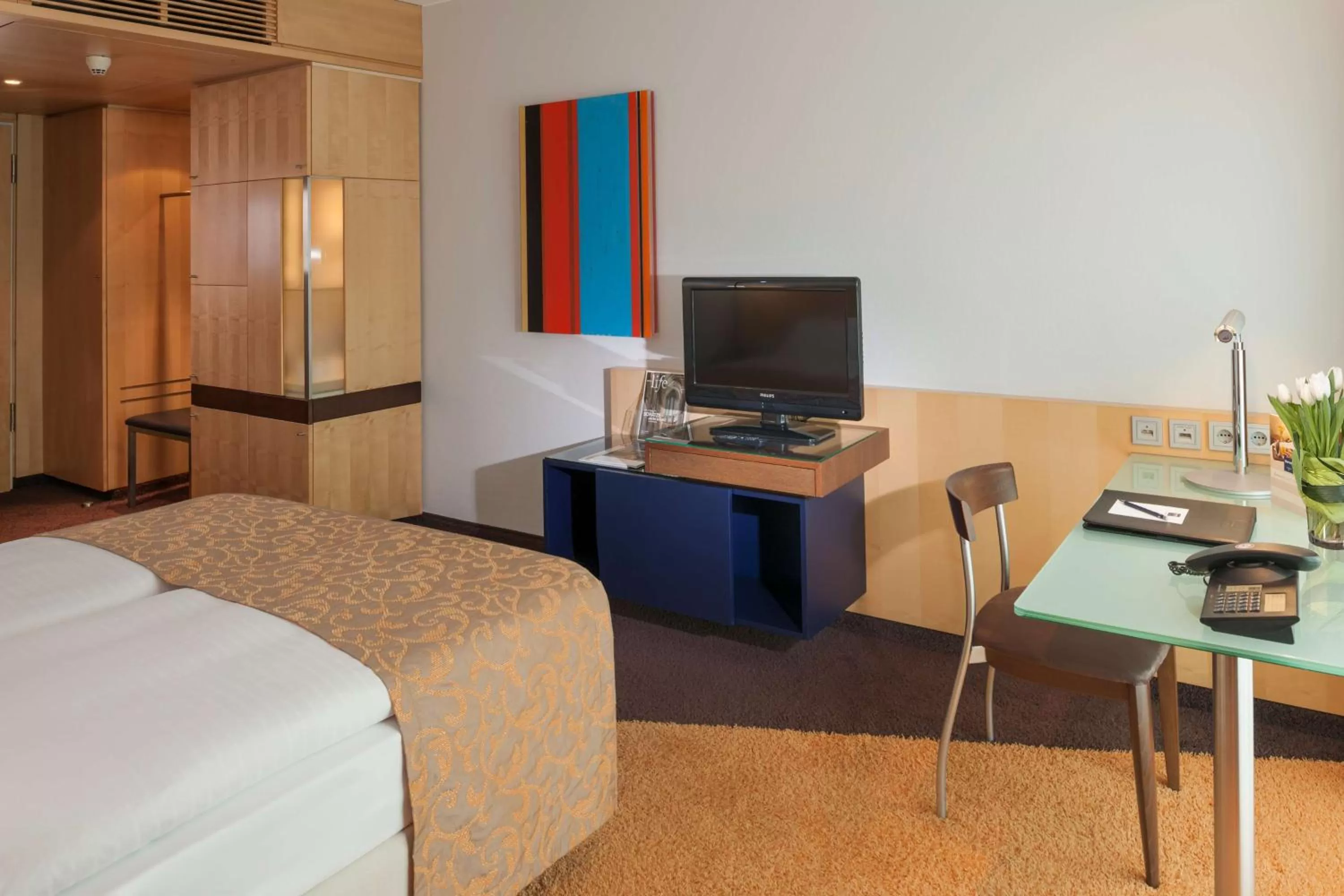 TV and multimedia, Bed in Dorint An der Messe Köln