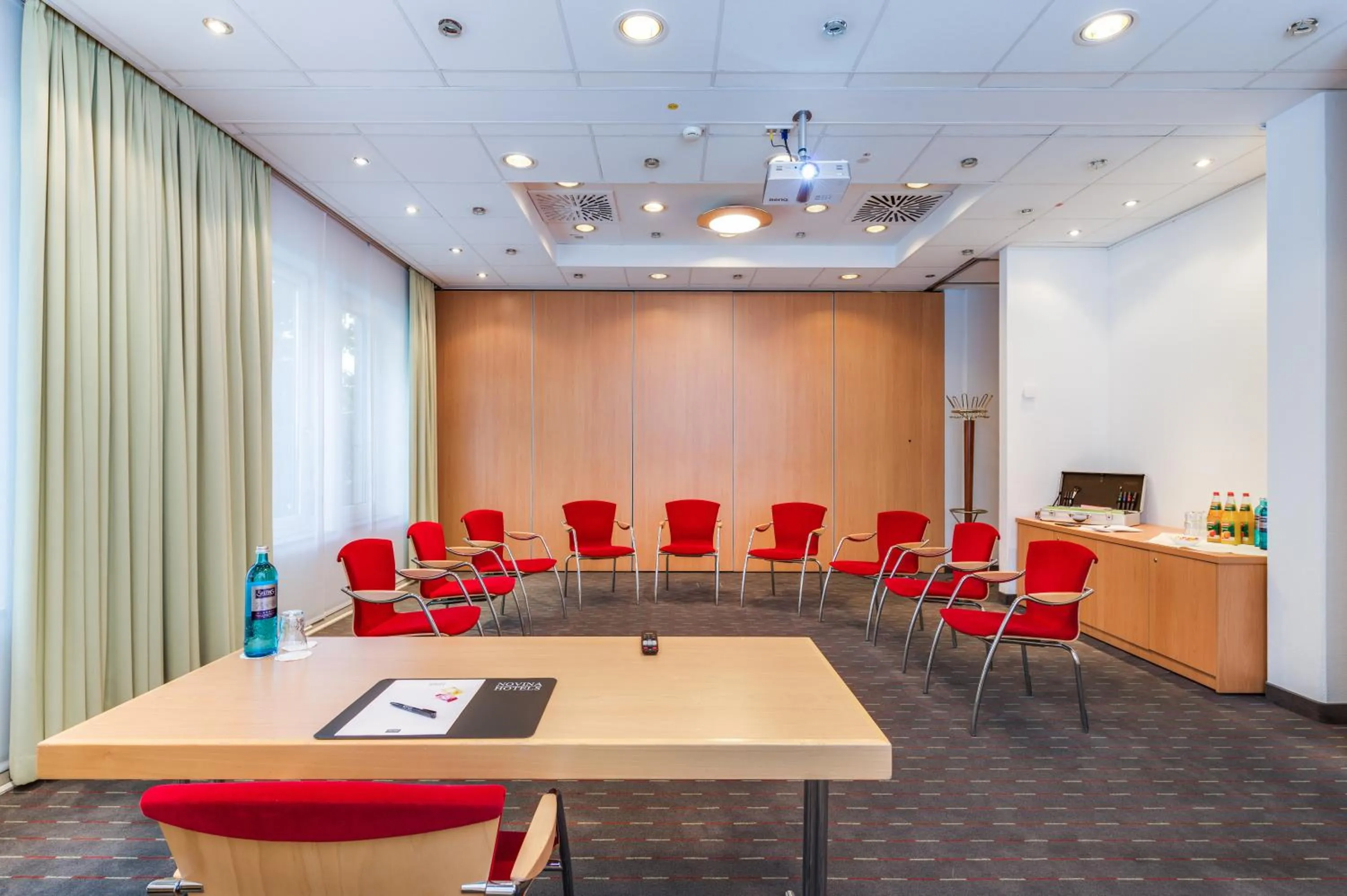 Meeting/conference room in Novina Hotel Wöhrdersee Nürnberg City