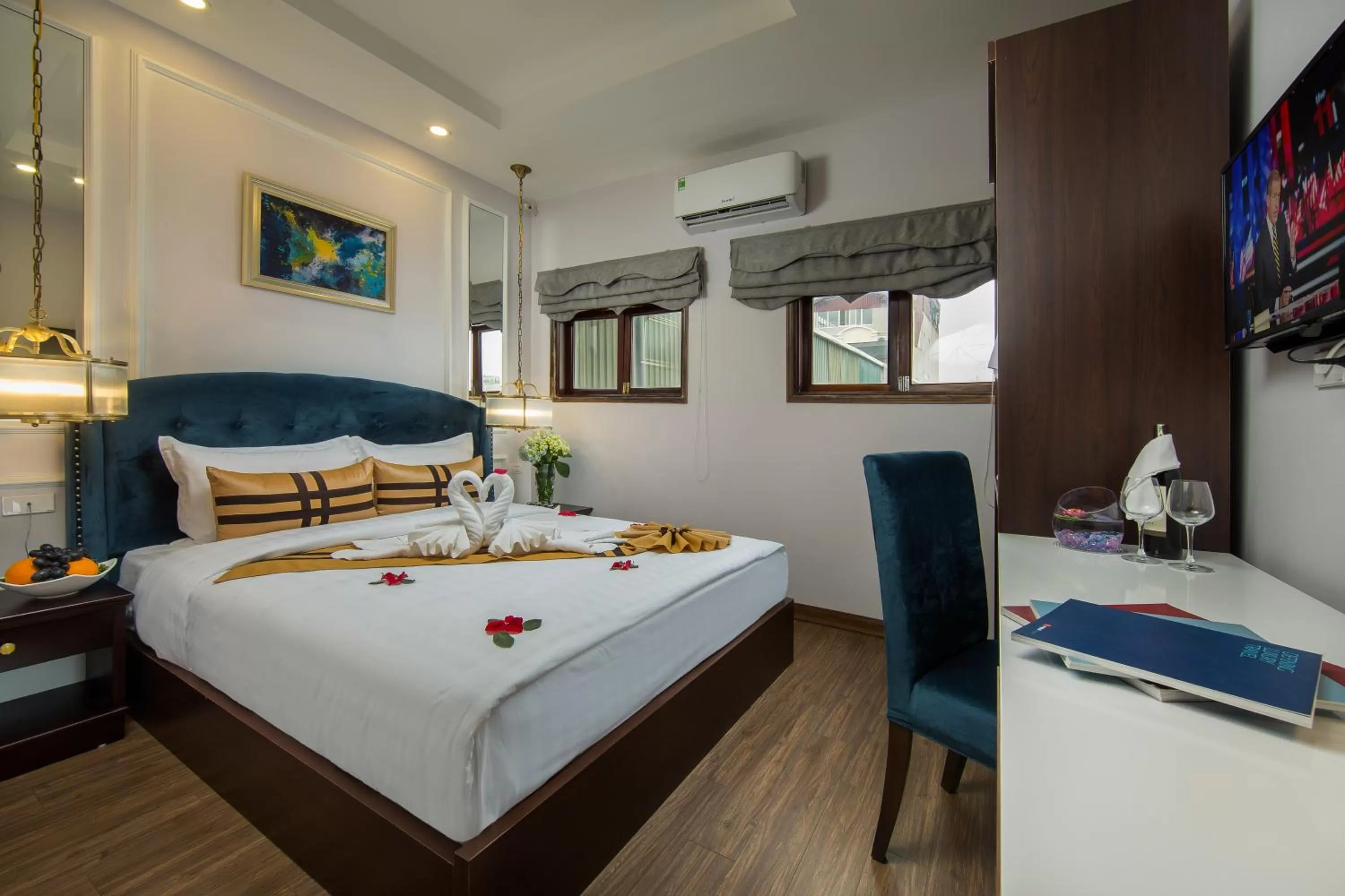 Photo of the whole room, Bed in S Central Hotel and Spa