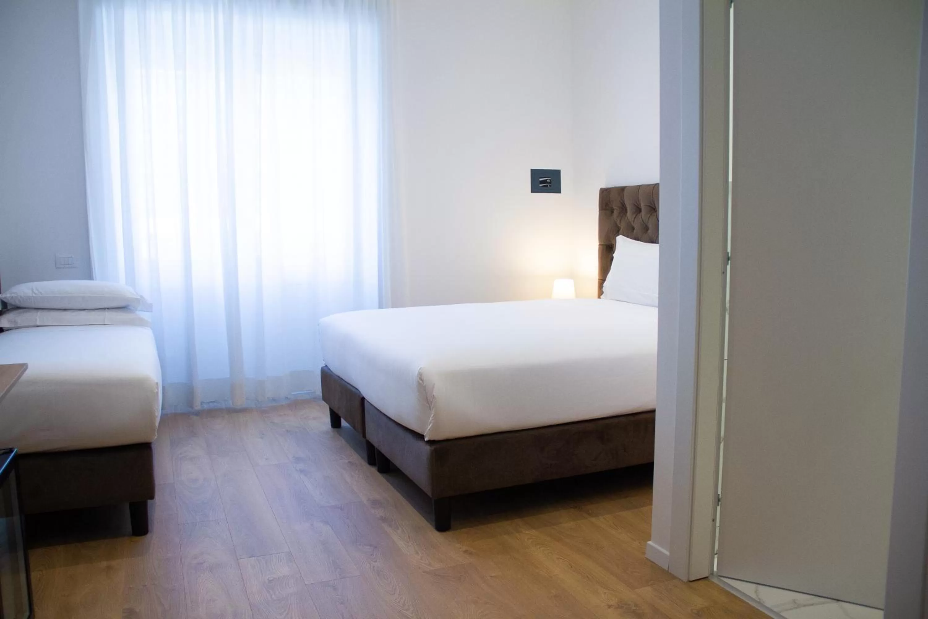 Photo of the whole room, Bed in Michelangelo Vatican Rooms