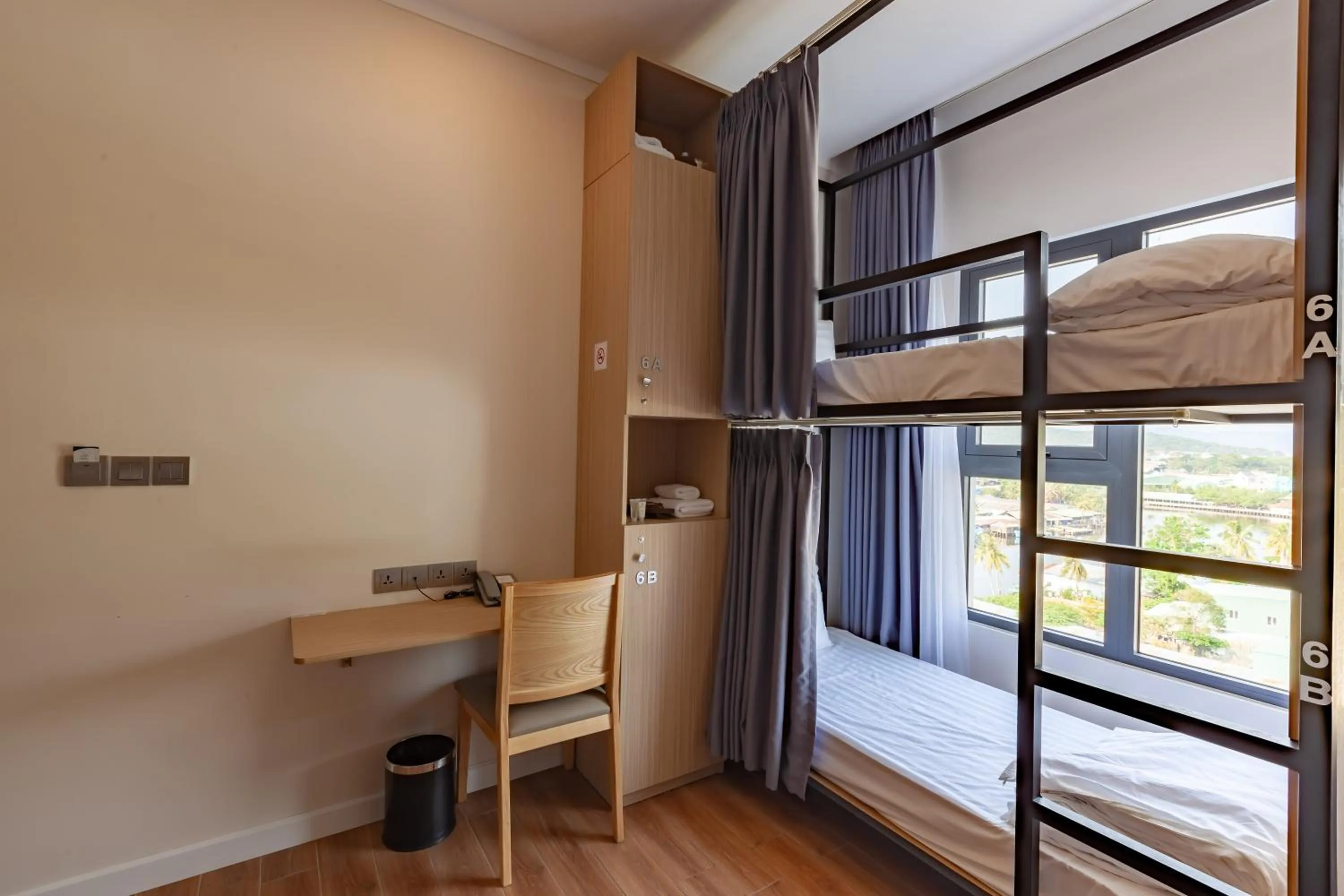 bunk bed, Bed in An Phu Hotel