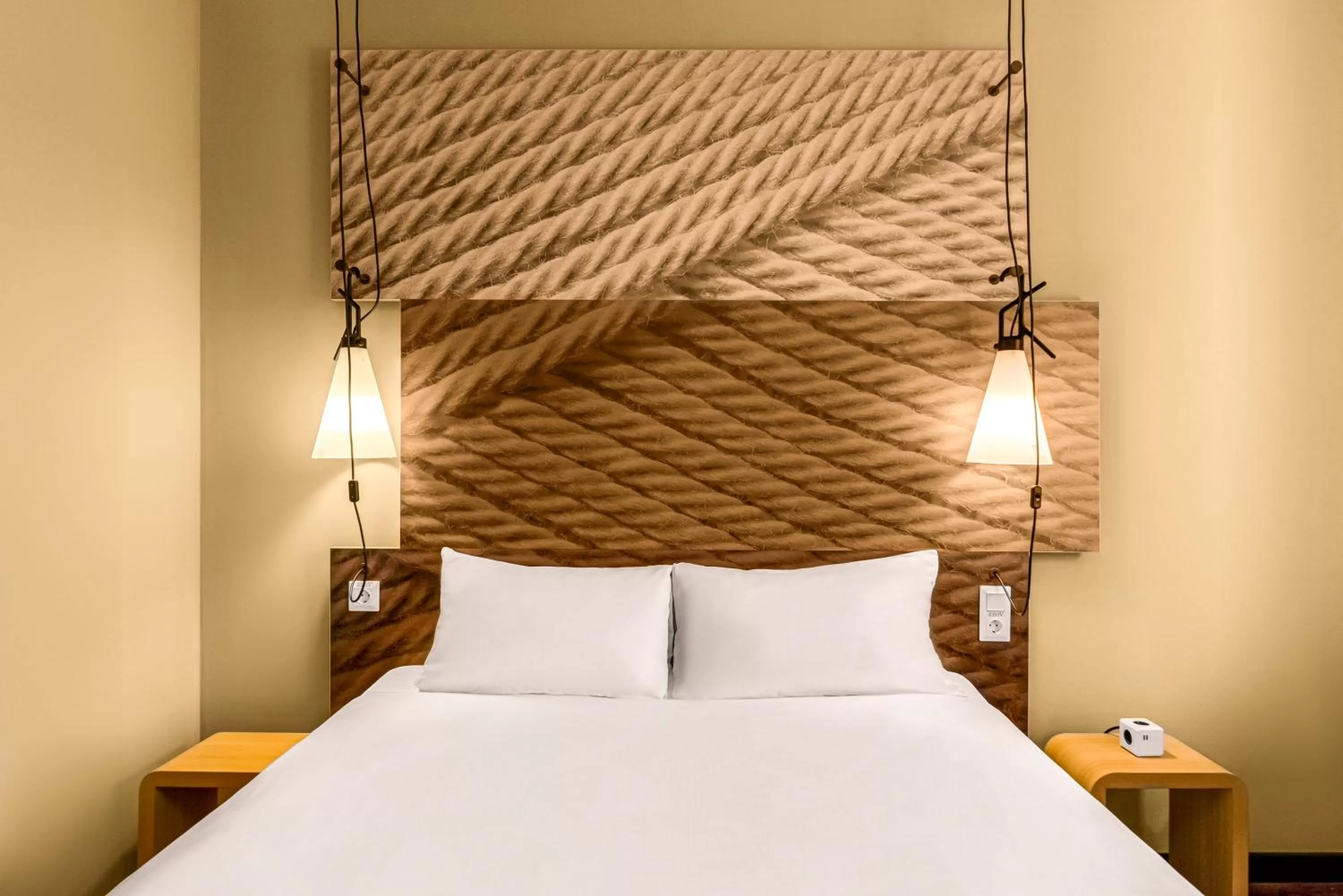 Bed in ibis Zürich City West