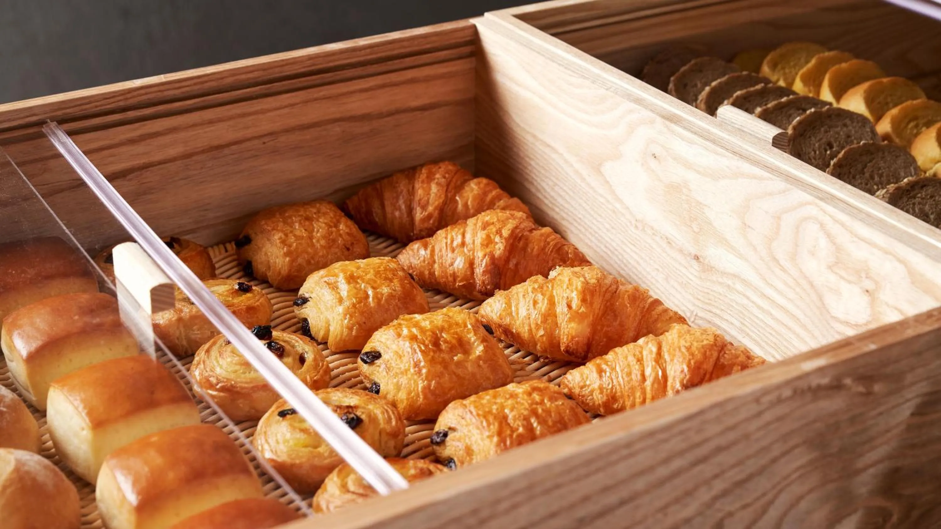 Breakfast in the b hachioji