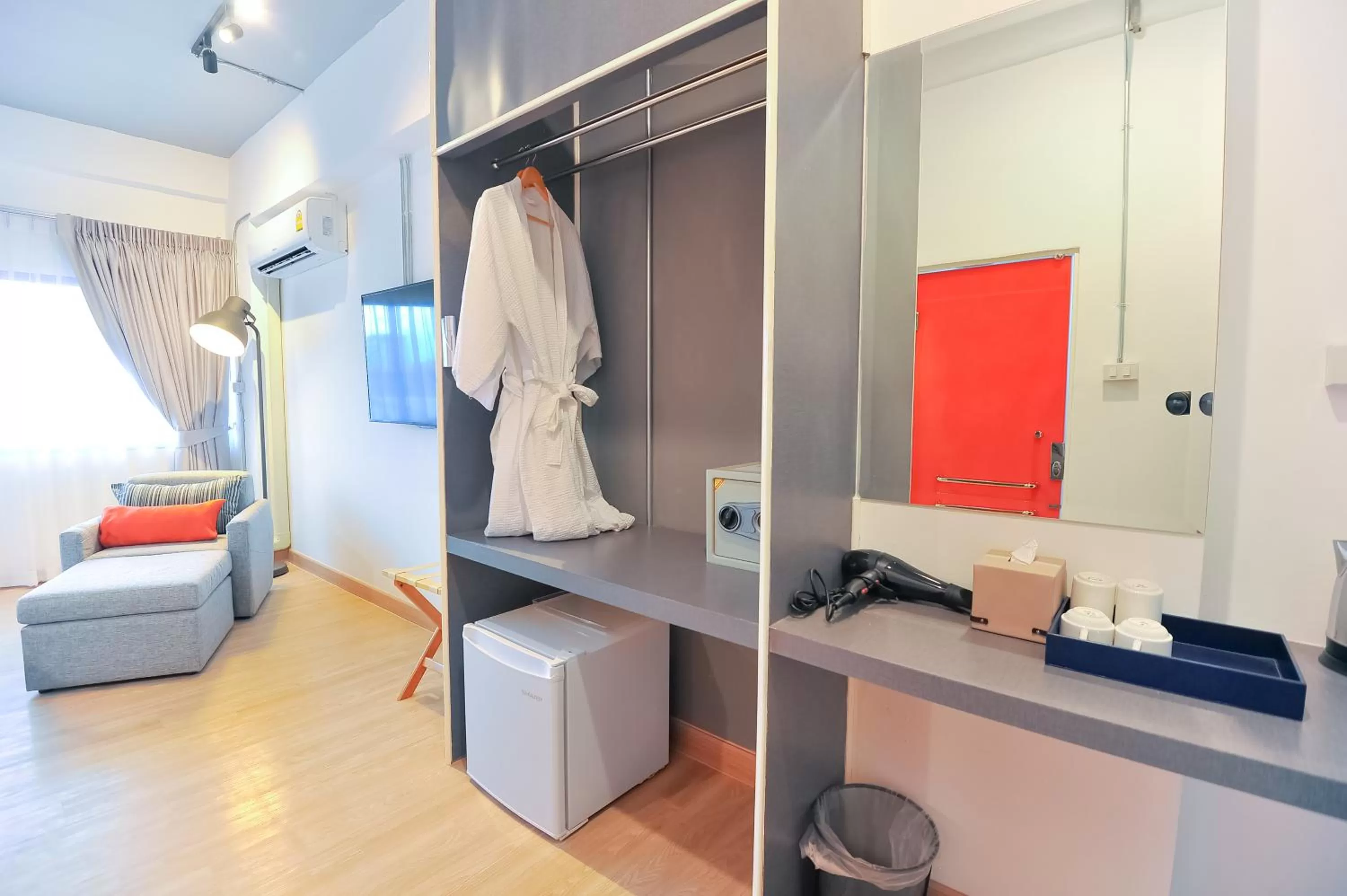 TV and multimedia in 7 Stays Pattaya Hotel