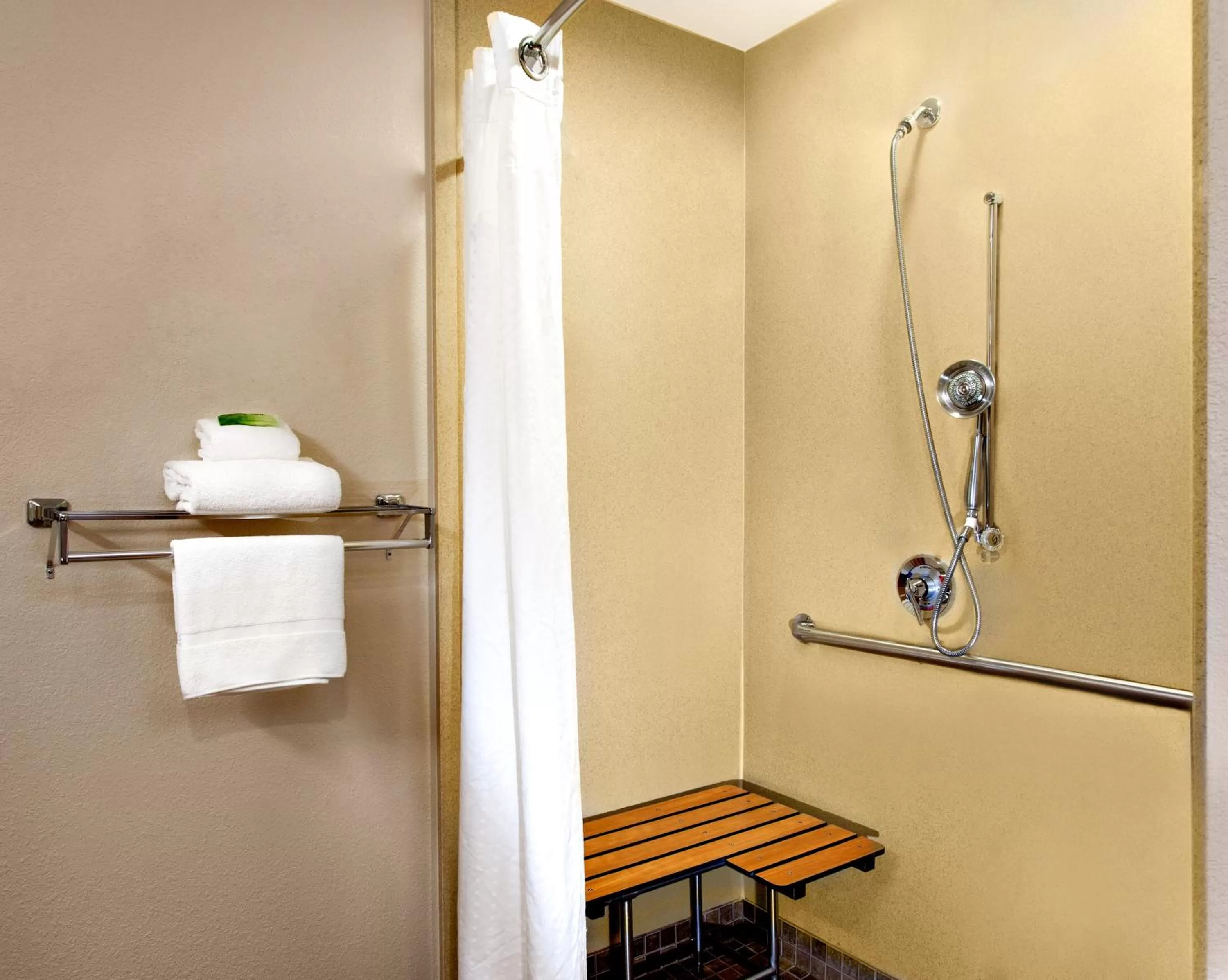 Photo of the whole room in Holiday Inn Express Hotel & Suites Inverness by IHG