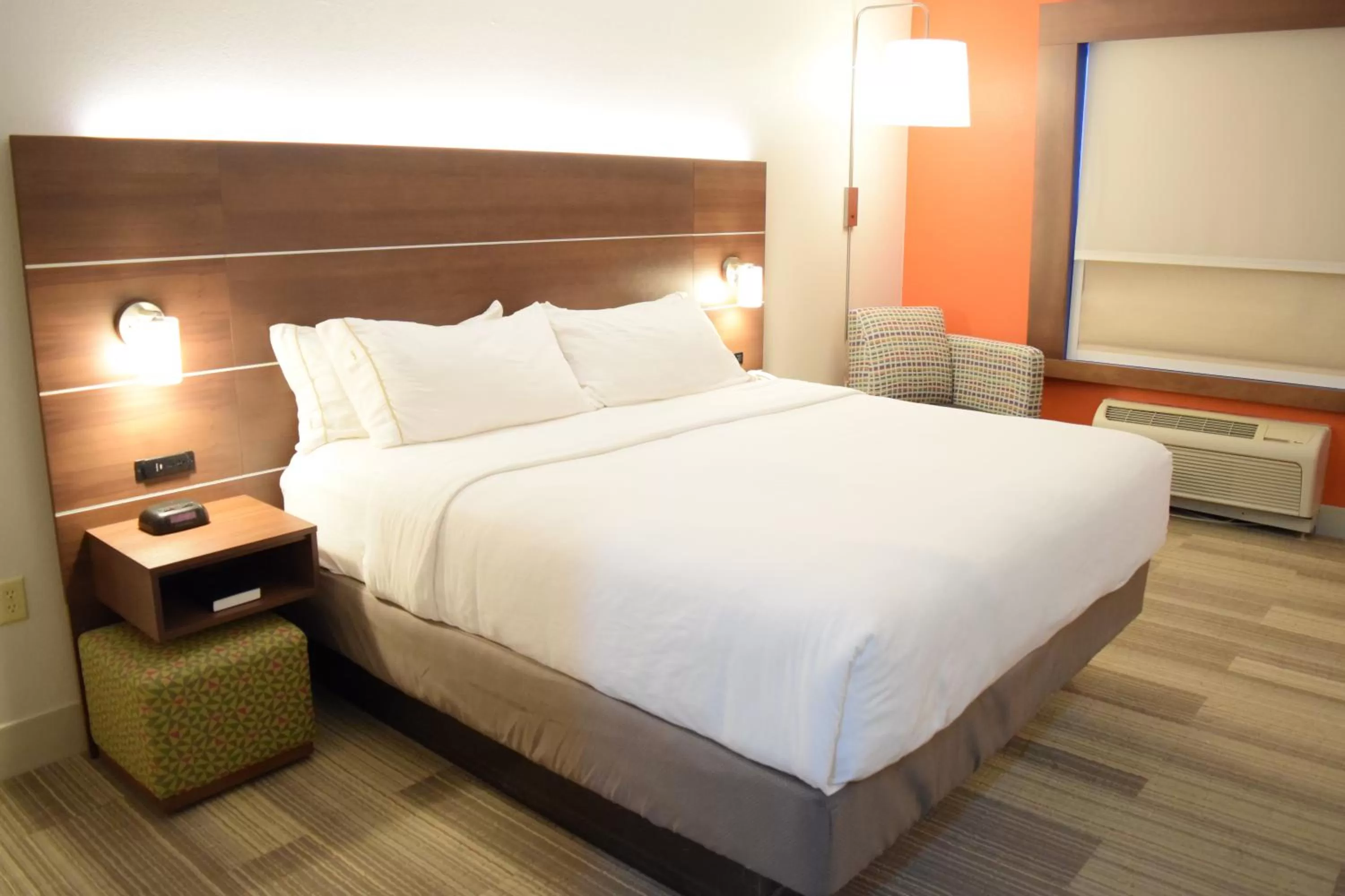 Bedroom, Bed in Holiday Inn Express & Suites Pensacola West I-10 by IHG