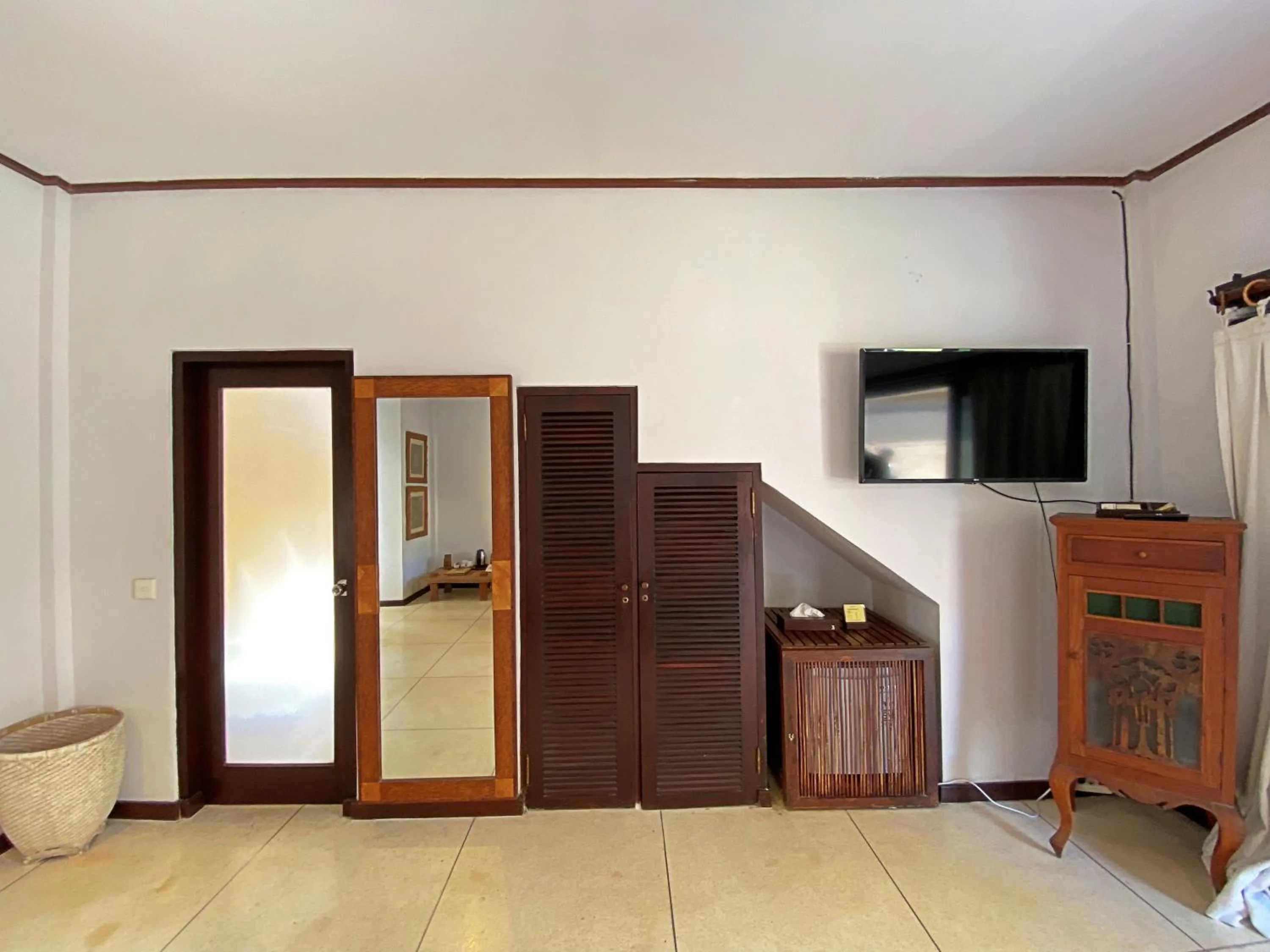 TV and multimedia in Visakha Sanur by Puri Signatures