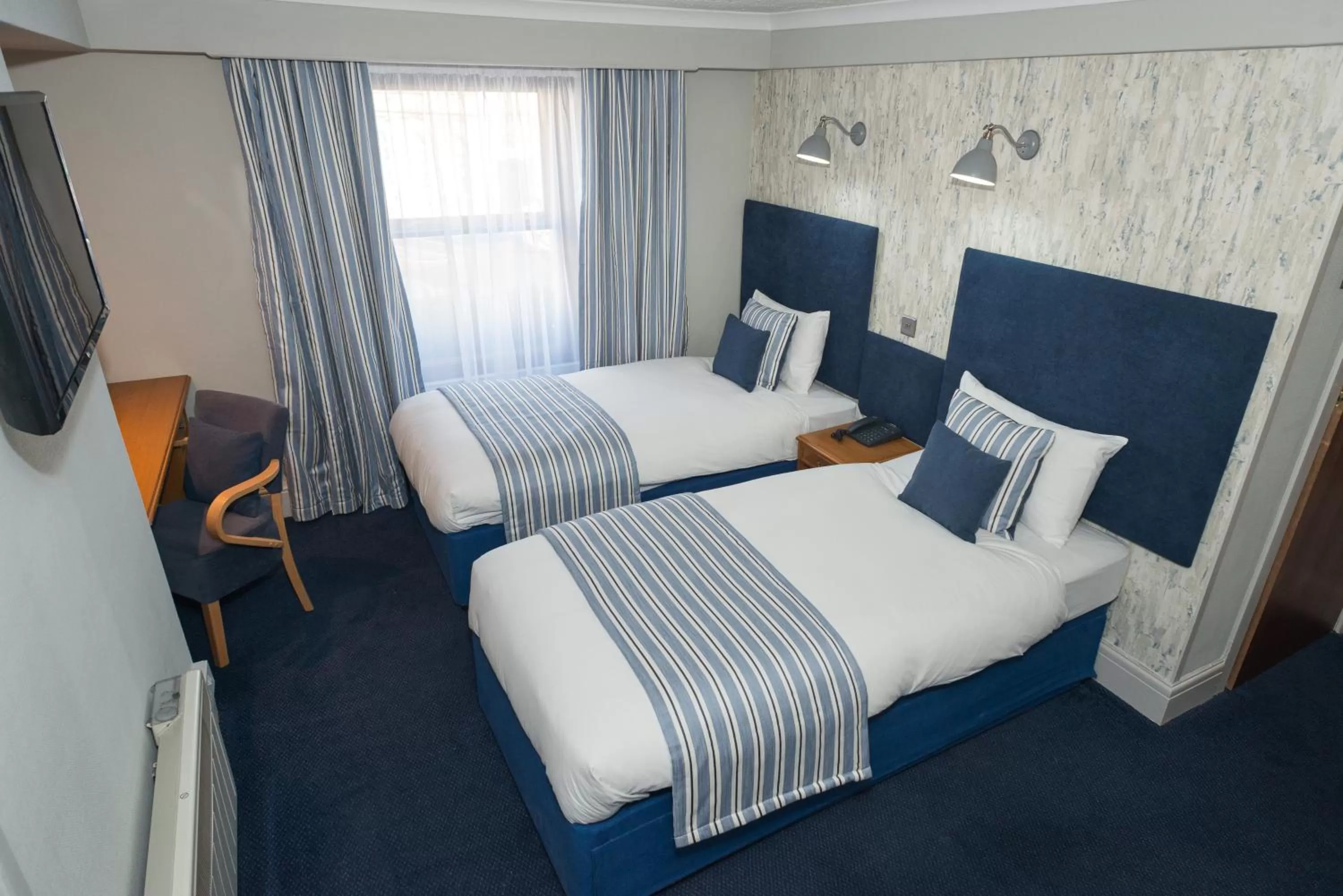 Bedroom, Bed in Falcon Hotel