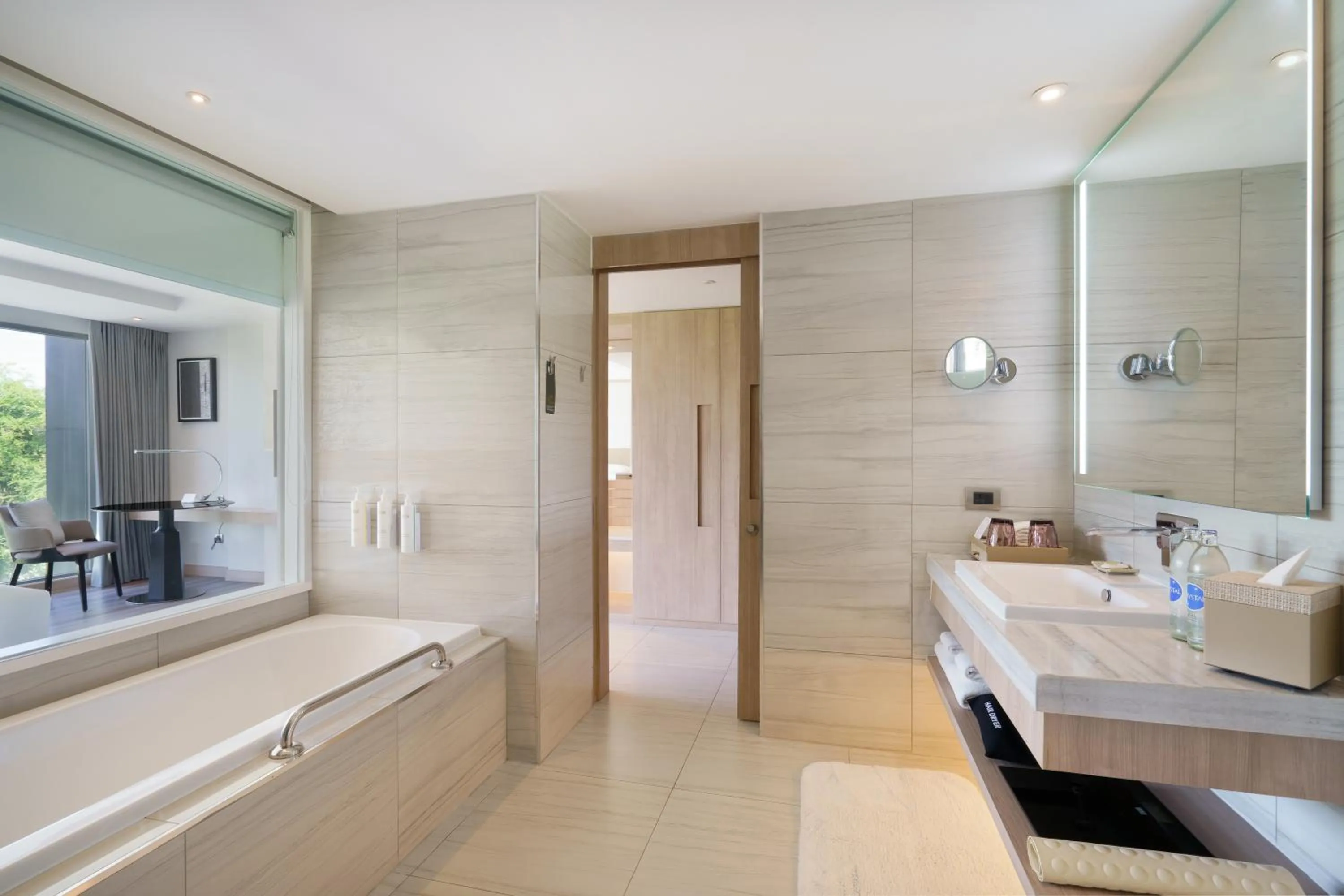 Bathroom, Bed in Courtyard by Marriott North Pattaya