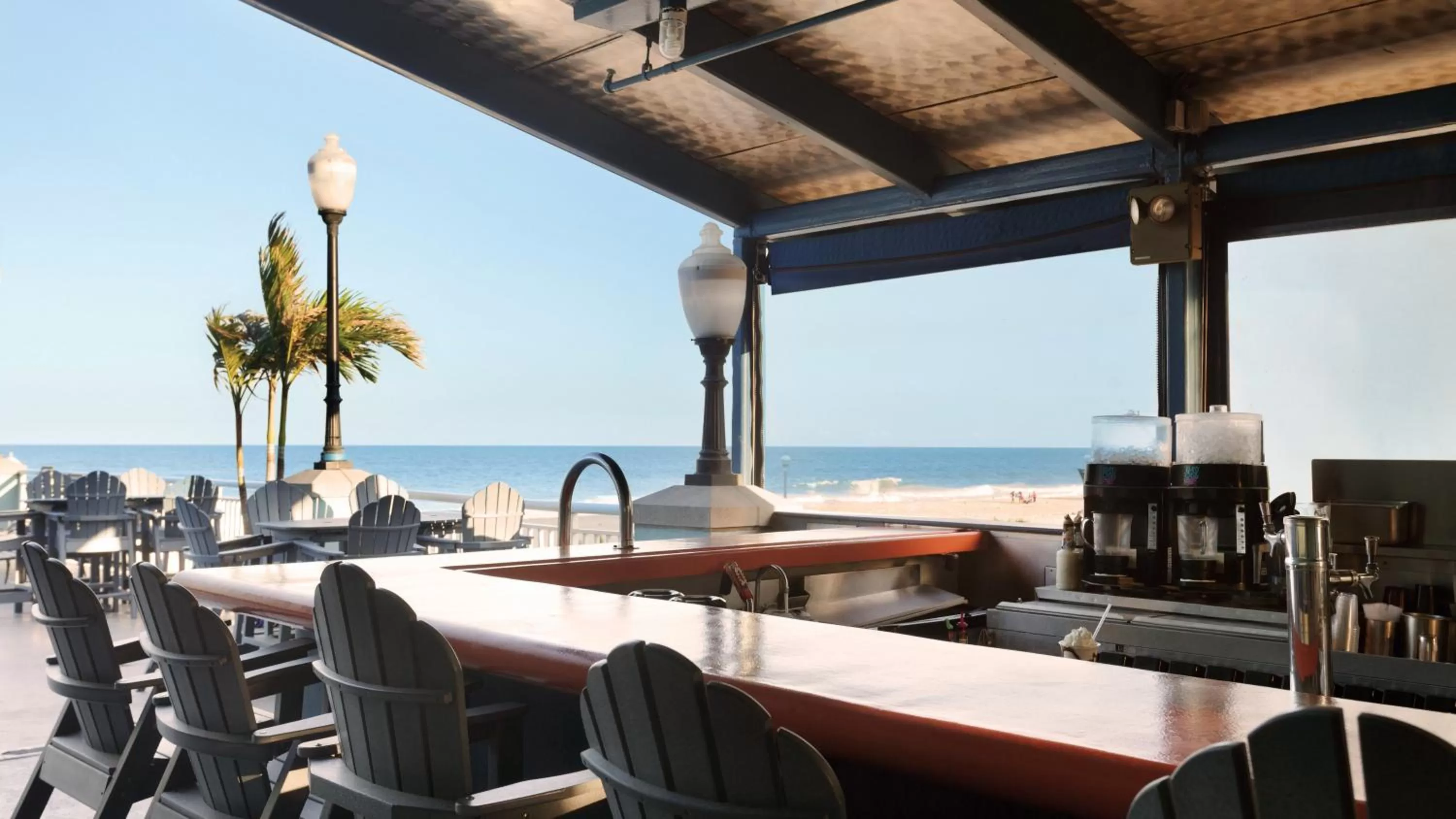 Lounge or bar in Holiday Inn & Suites Ocean City by IHG