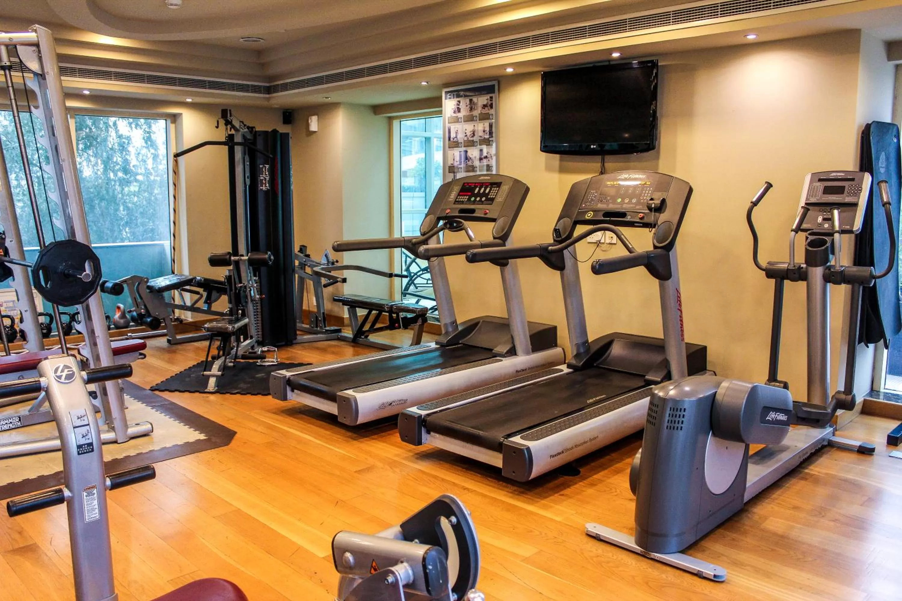 Fitness centre/facilities in Dunes Hotel Apartment Oud Metha, Bur Dubai