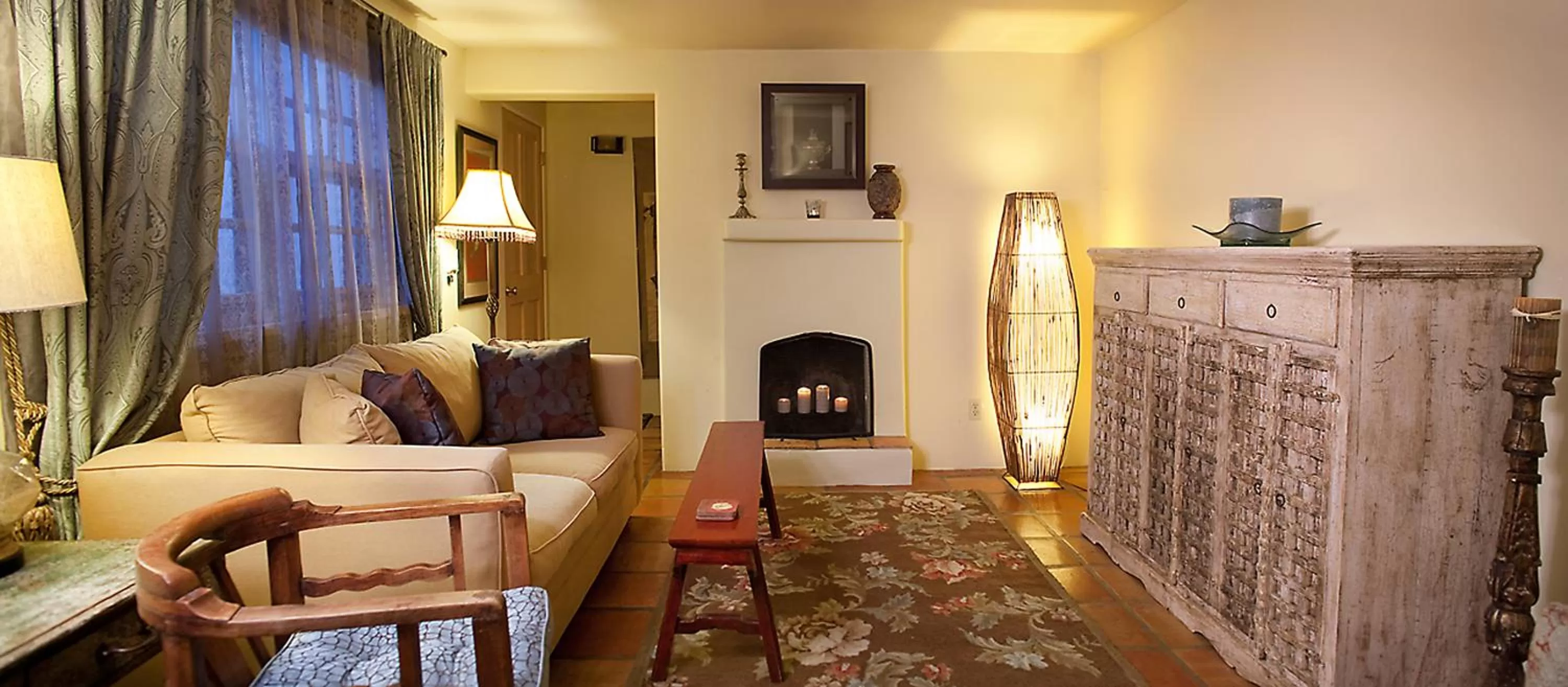 Living room, Seating Area in Casa de Tres Lunas/House of Three Moons