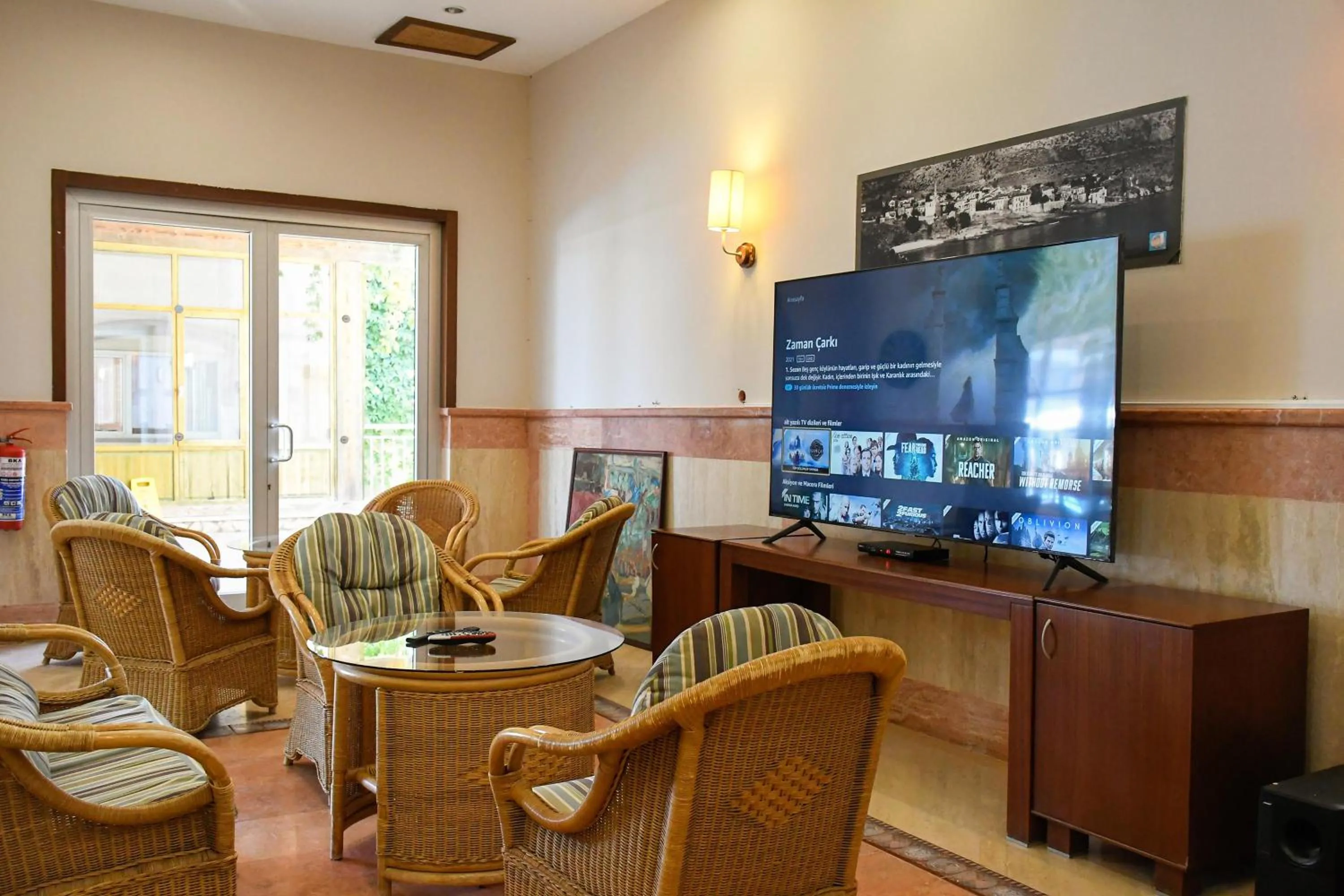 Communal lounge/ TV room in Happy Hotel Kalkan