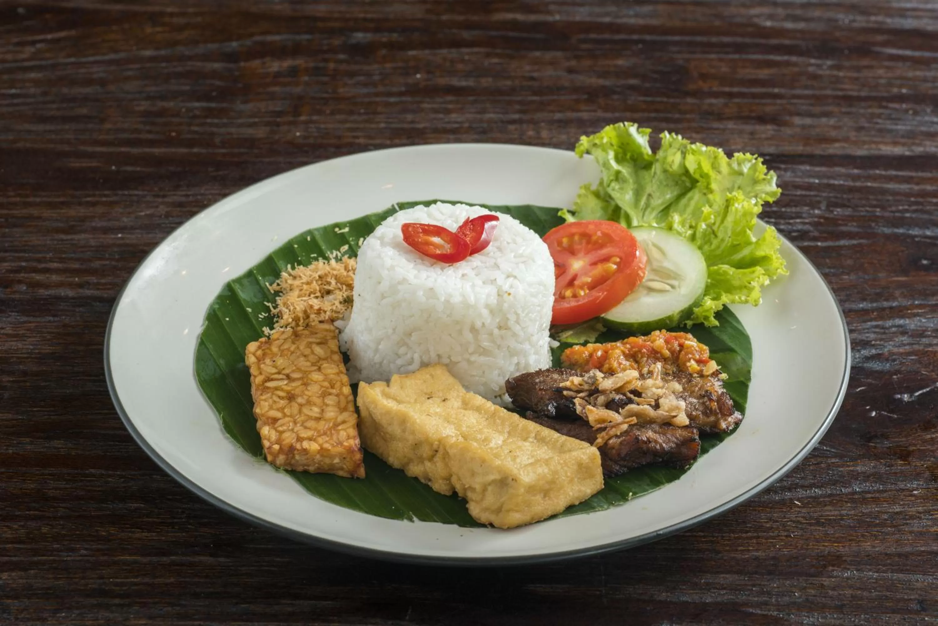 Lunch in Hotel 88 Kedungsari - Kedungdoro By WH