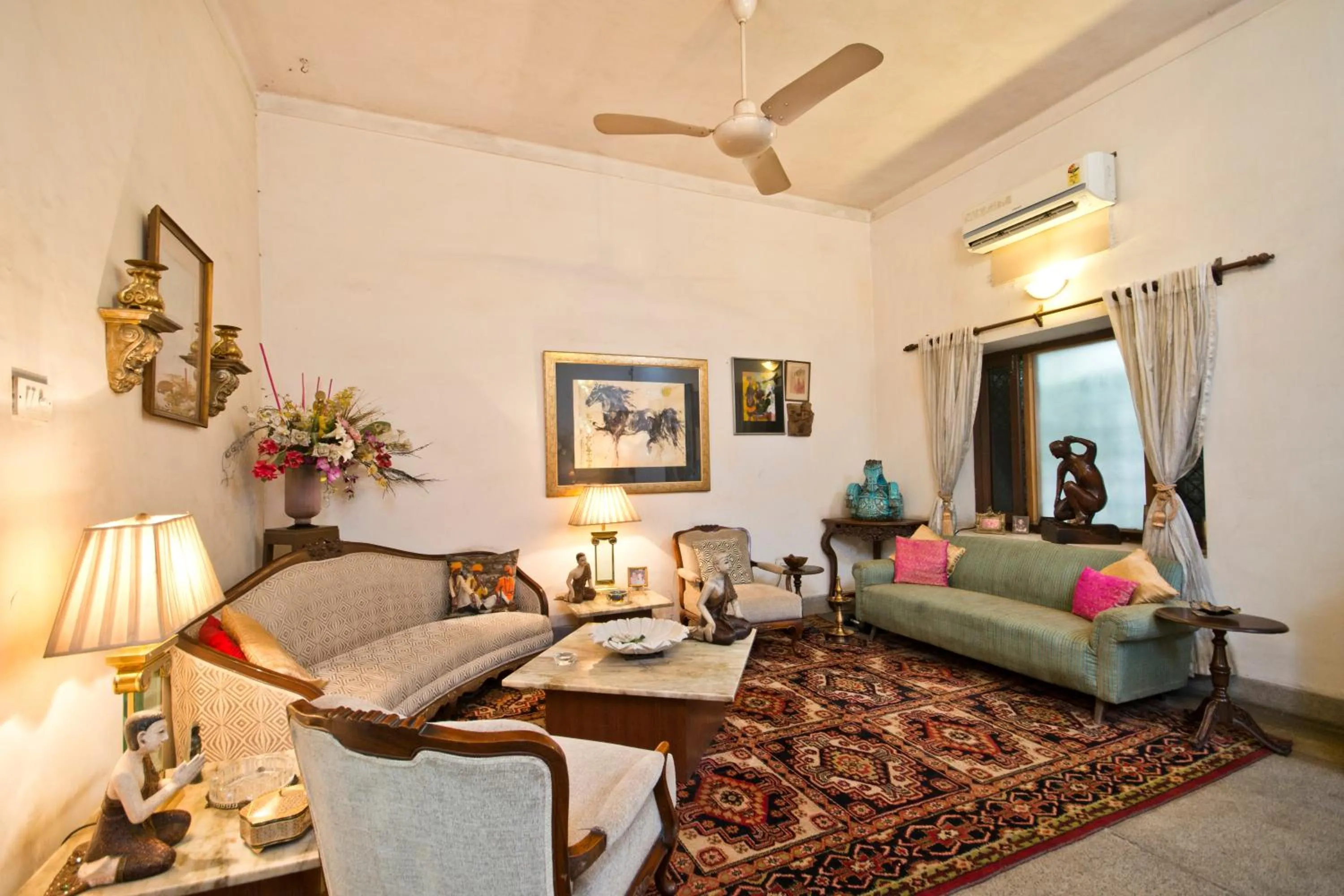 Property building in Trendy Bed & Breakfast