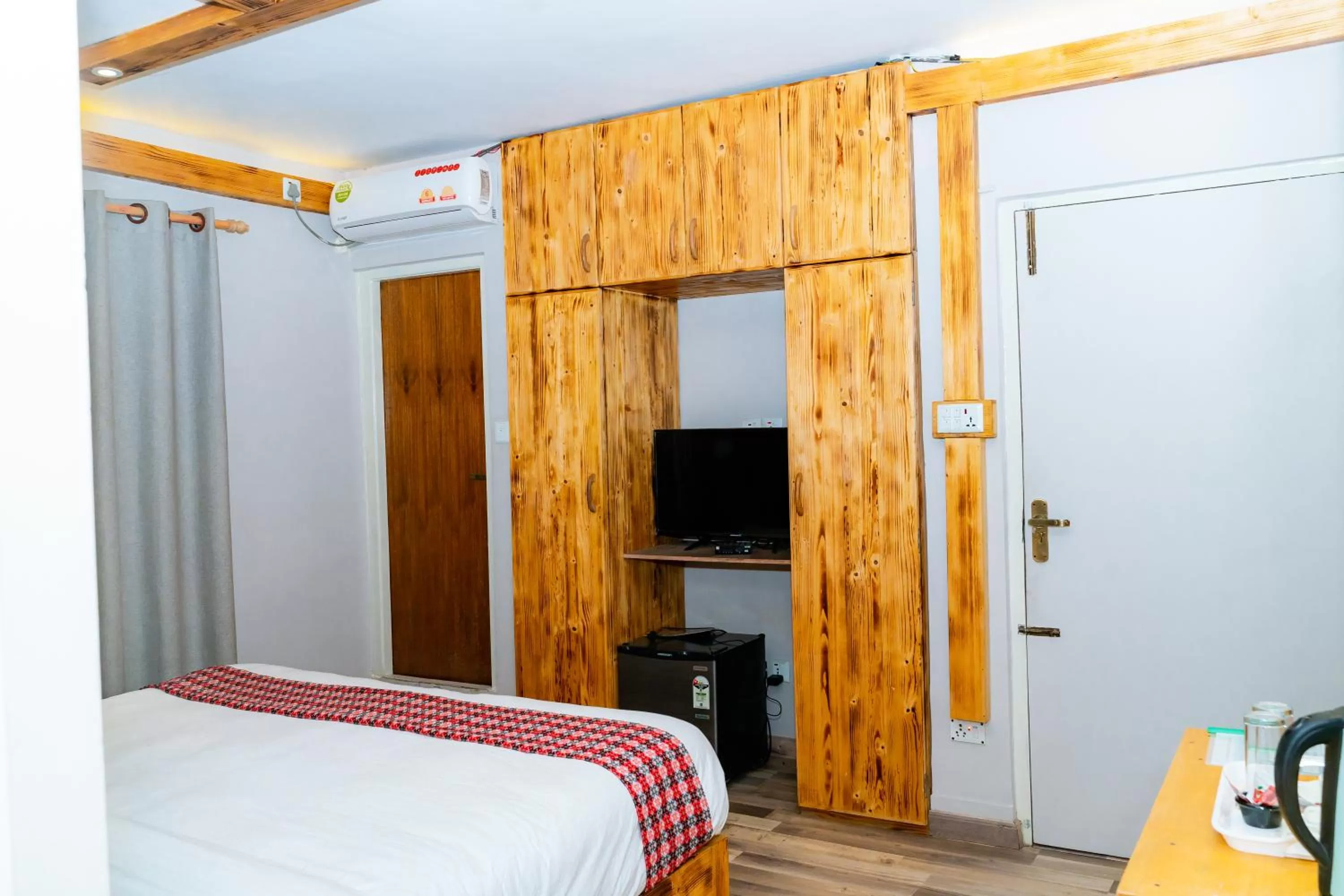 TV and multimedia, Bed in Silu Homes by Hostmandu