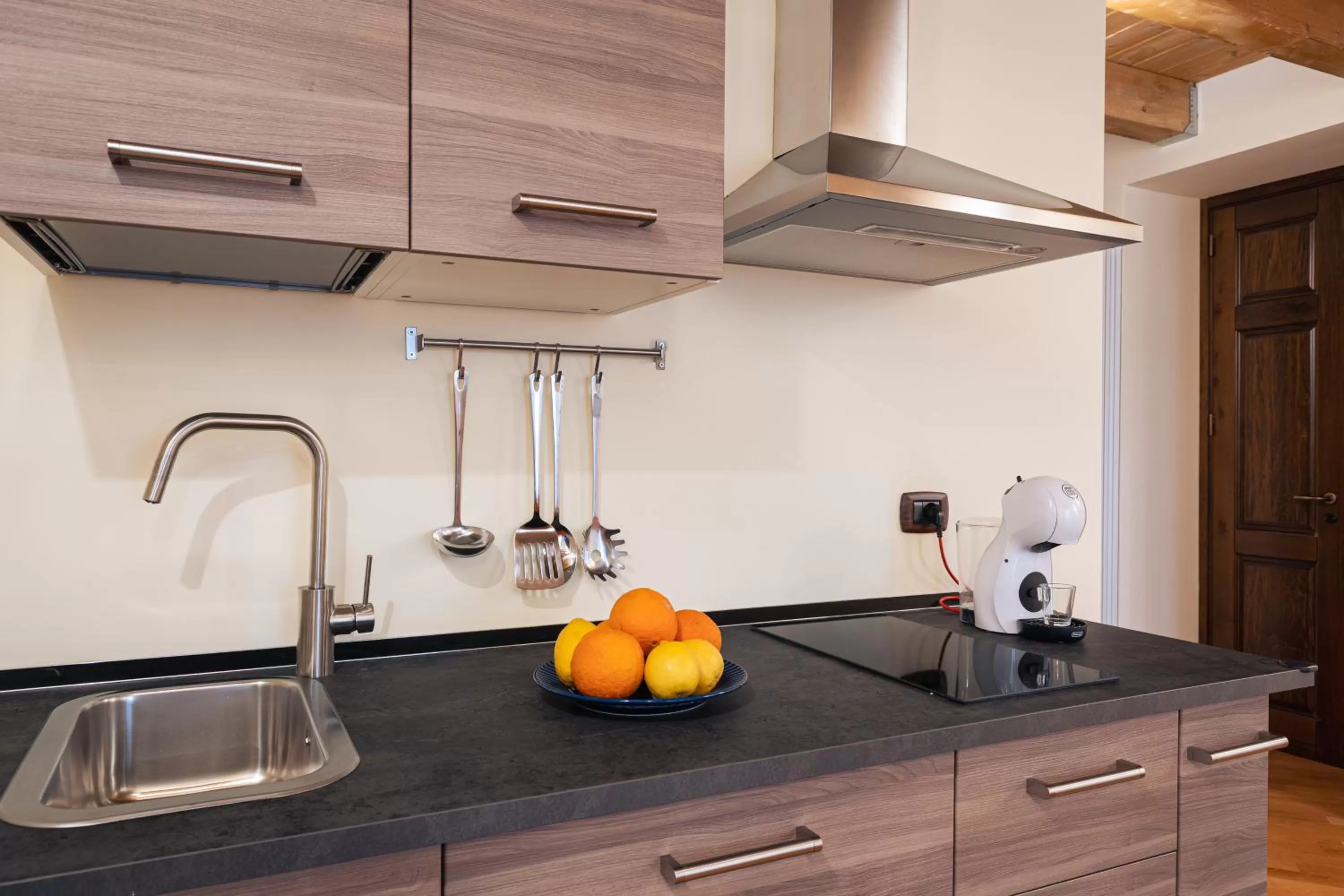 Kitchen or kitchenette in Open Sicily Residence - Central Apartments Near Quattro Canti
