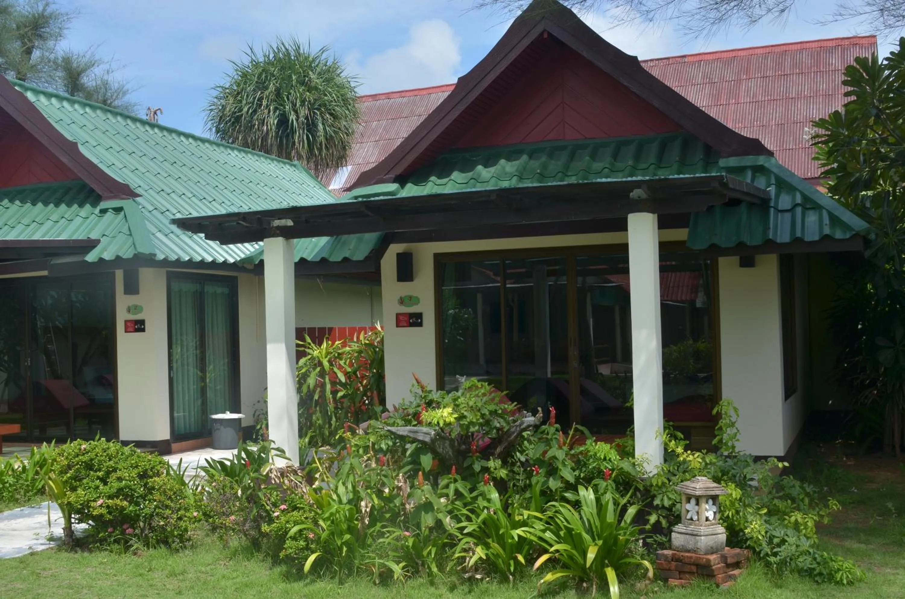 Garden in Golden Bay Cottage - SHA Extra Plus