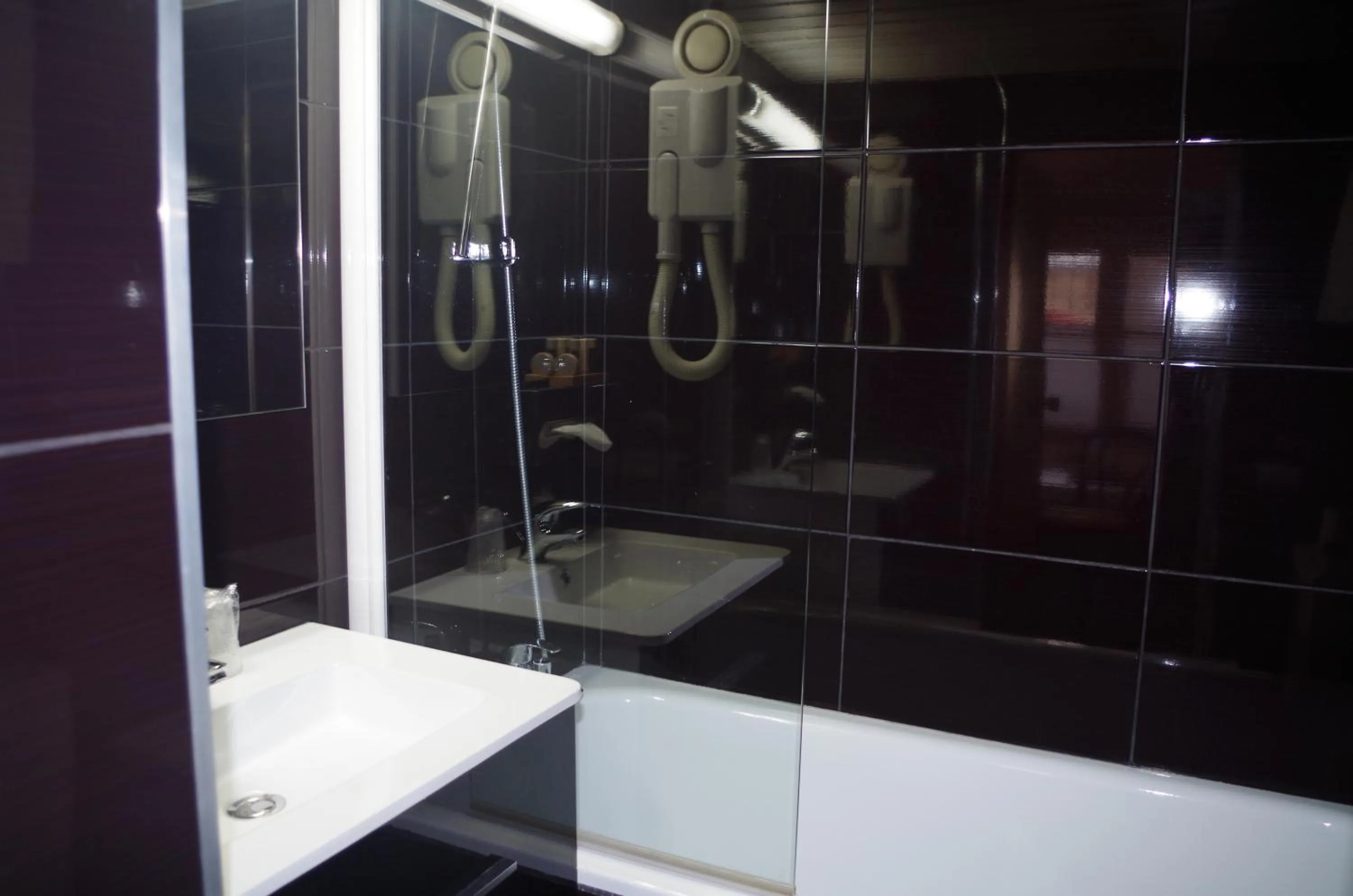 Bathroom in Hôtel Du Leman