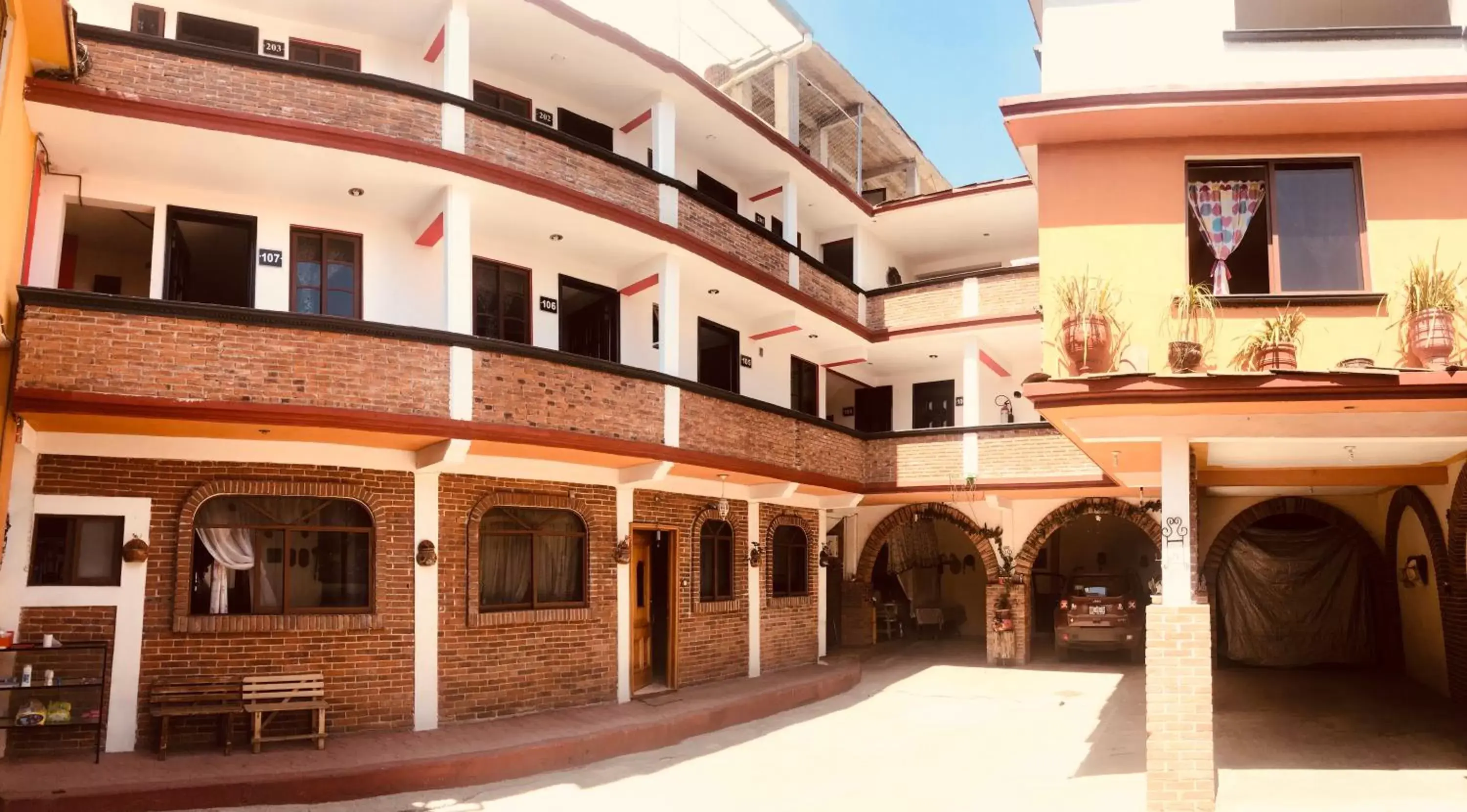 HOTEL LA GRAN MANZANA HOTEL LA GRAN MANZANA