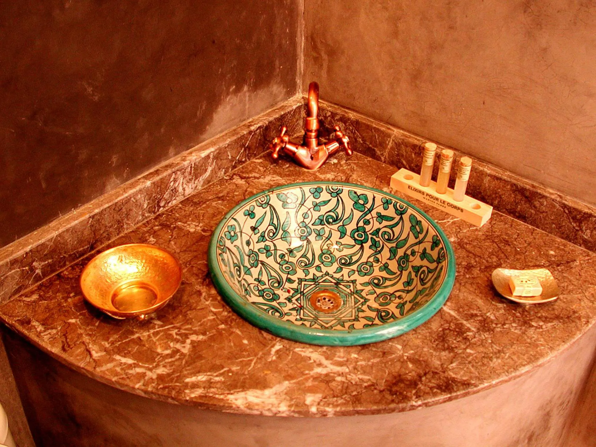 Toilet in Riad Aladdin - FERME