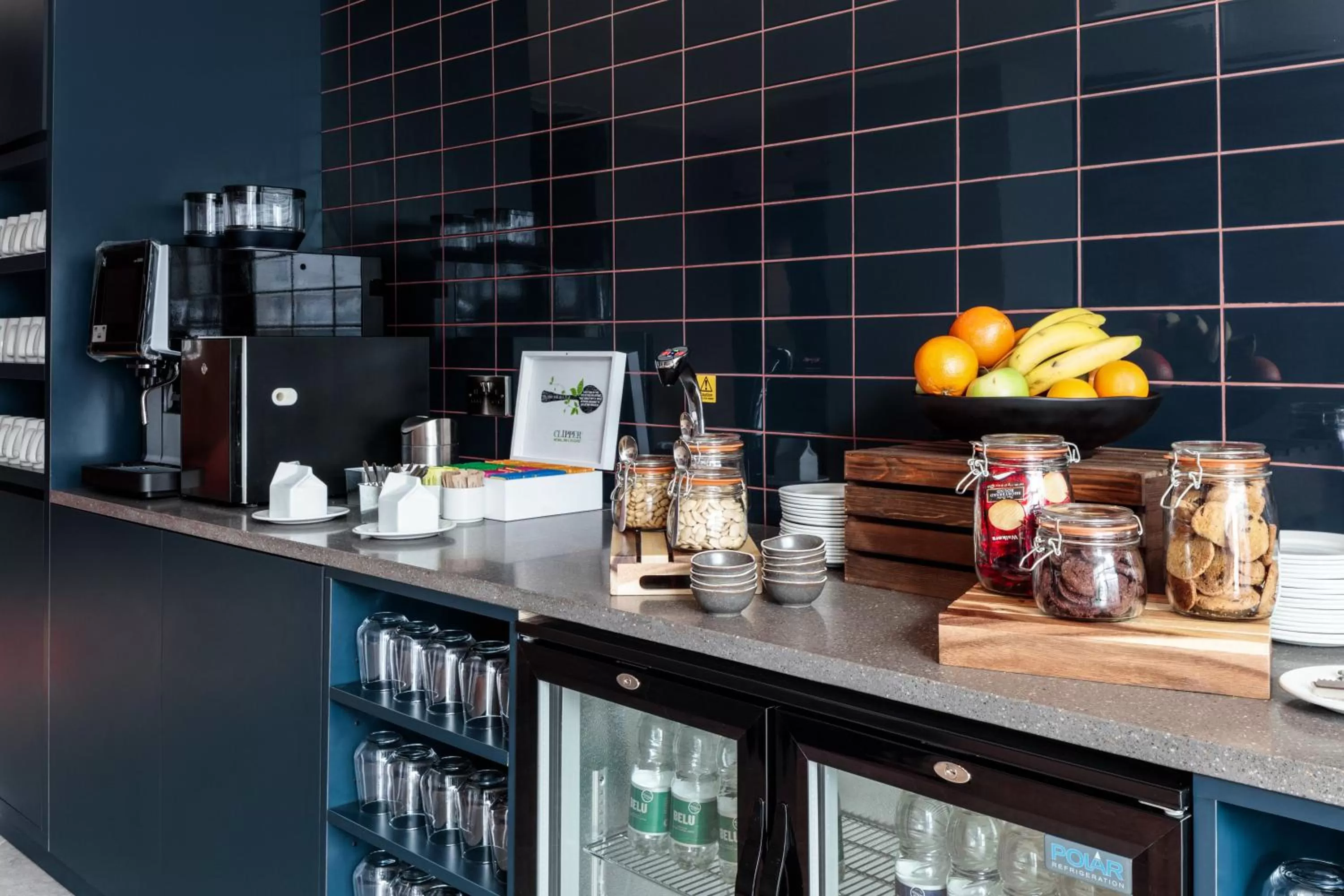 Food and drinks in Holiday Inn London Heathrow - Bath Road by IHG