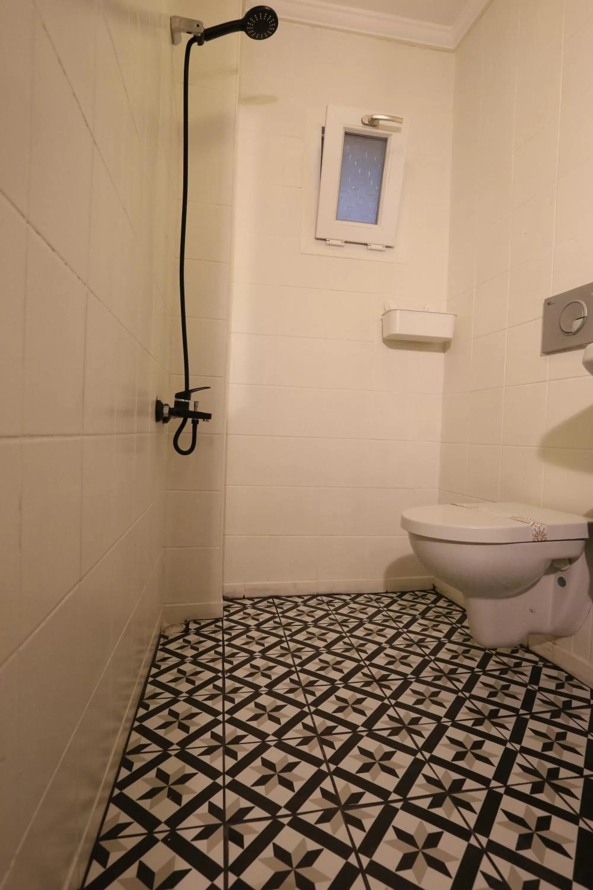 Toilet in Lavender Otel