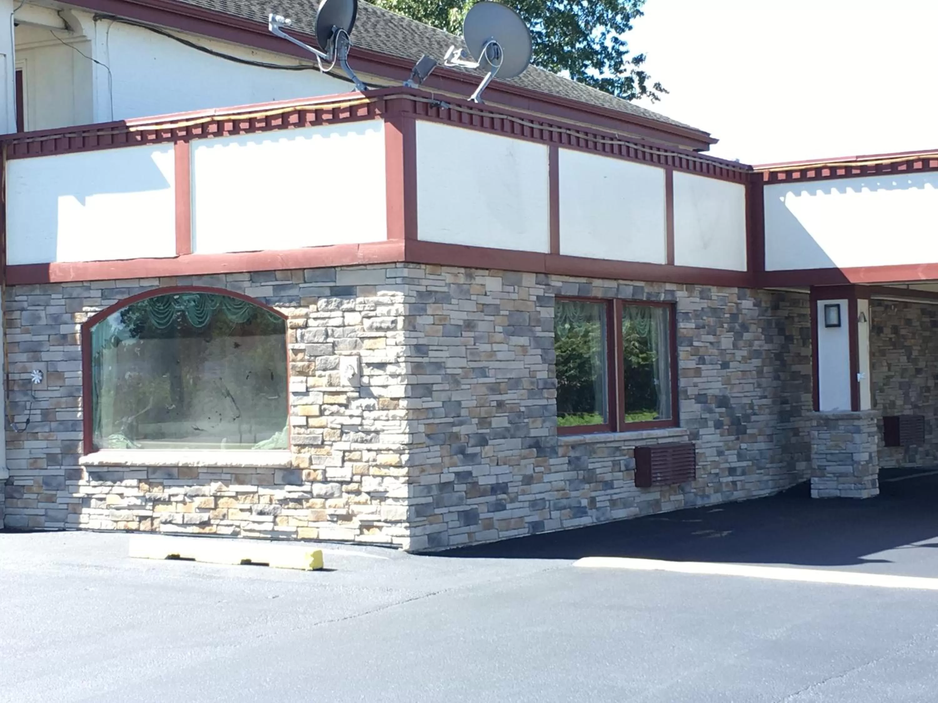 Days Inn by Wyndham Queensbury/Lake George