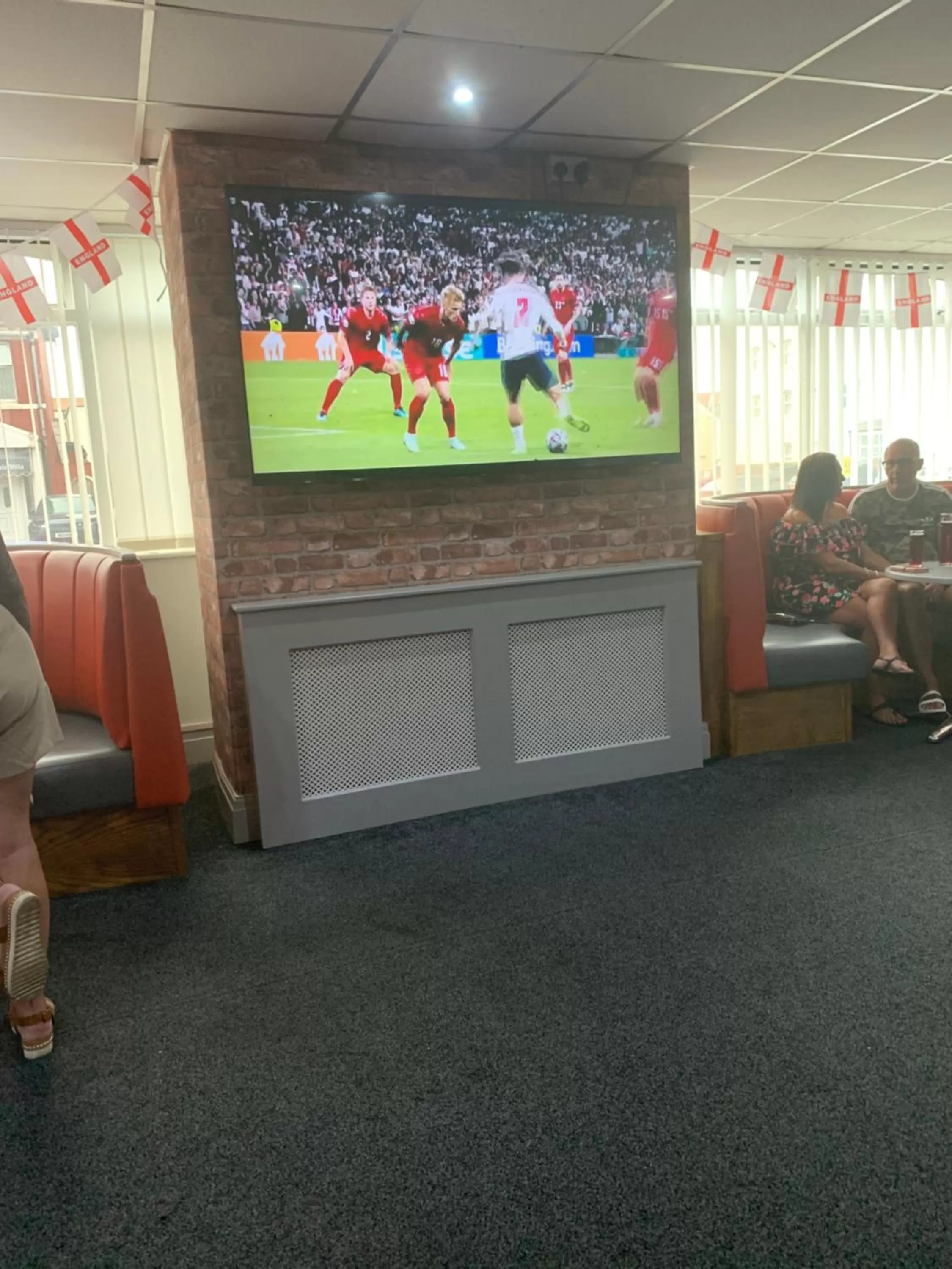 Property building in The Sandringham Court Hotel & Sports Bar-Groups Welcome here-High Speed Wi-Fi