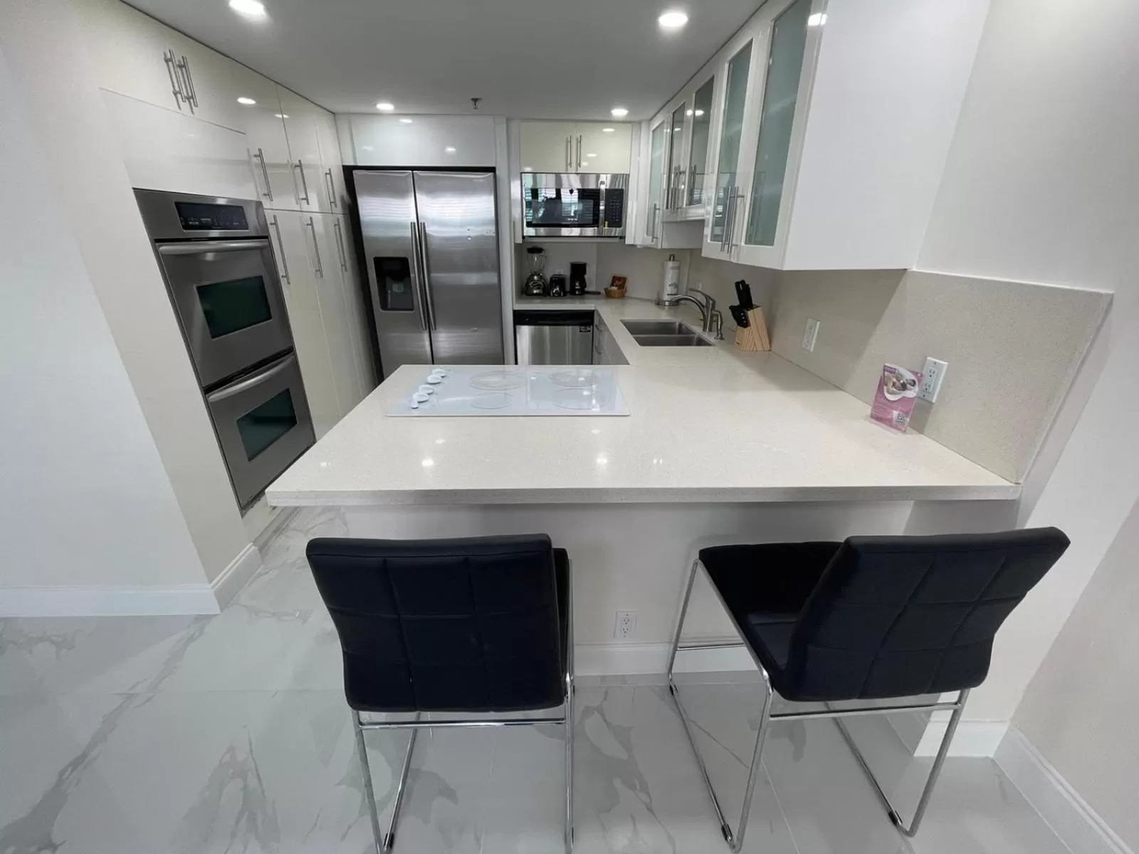 kitchen, Kitchen/Kitchenette in The Alexander Beach Residences