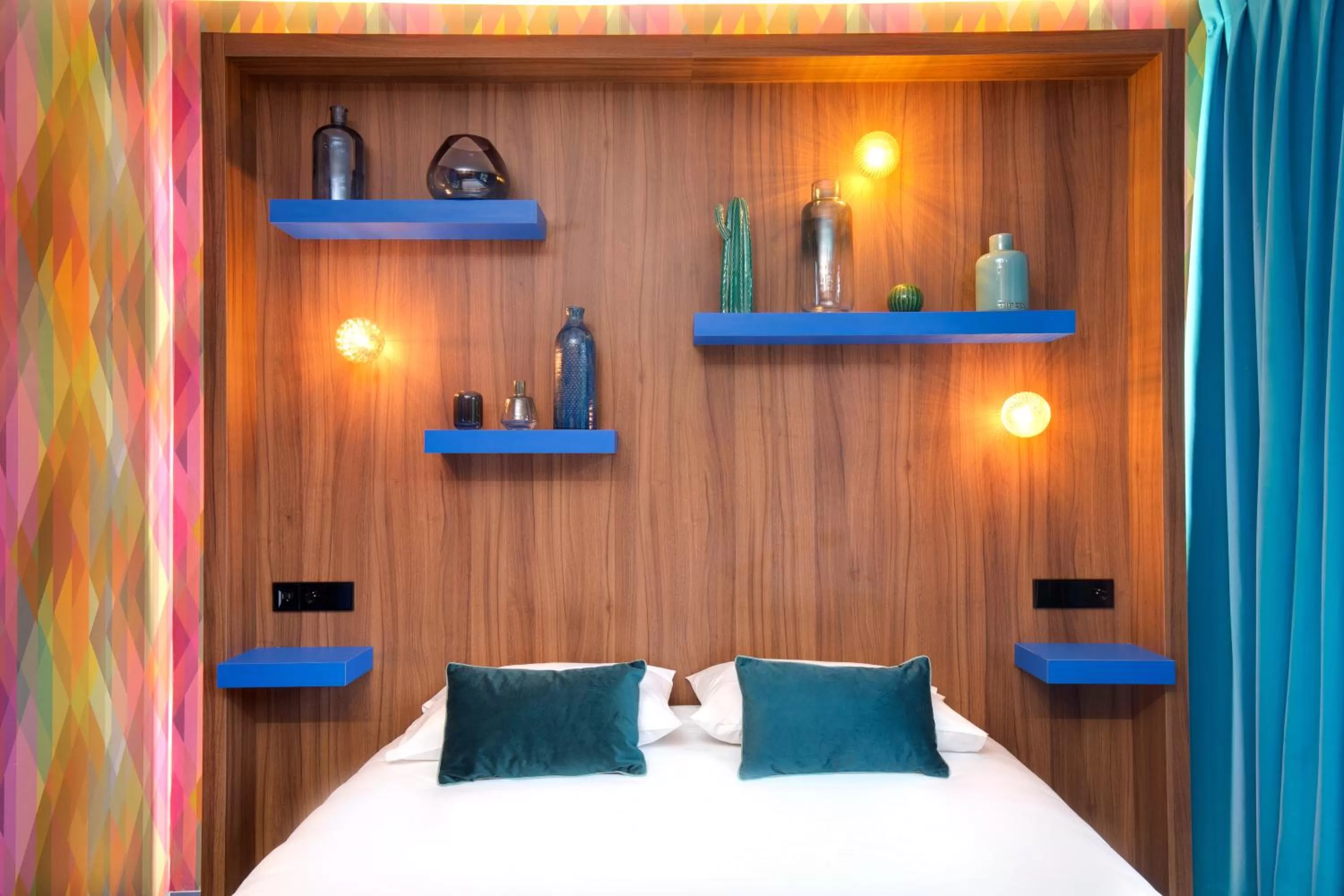 Bed in Hôtel Montmorency & Spa