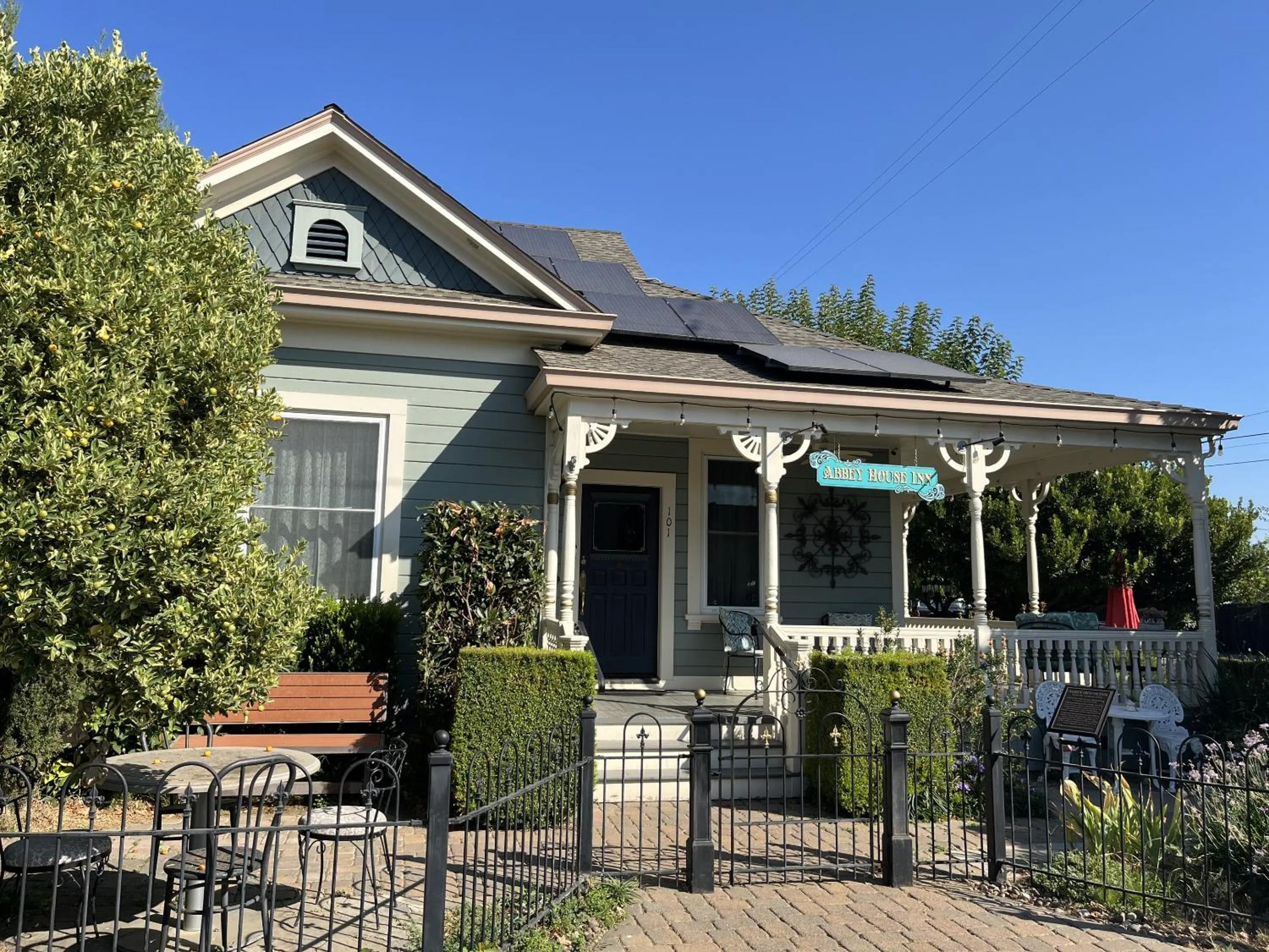 Garden in Abbey House Inn