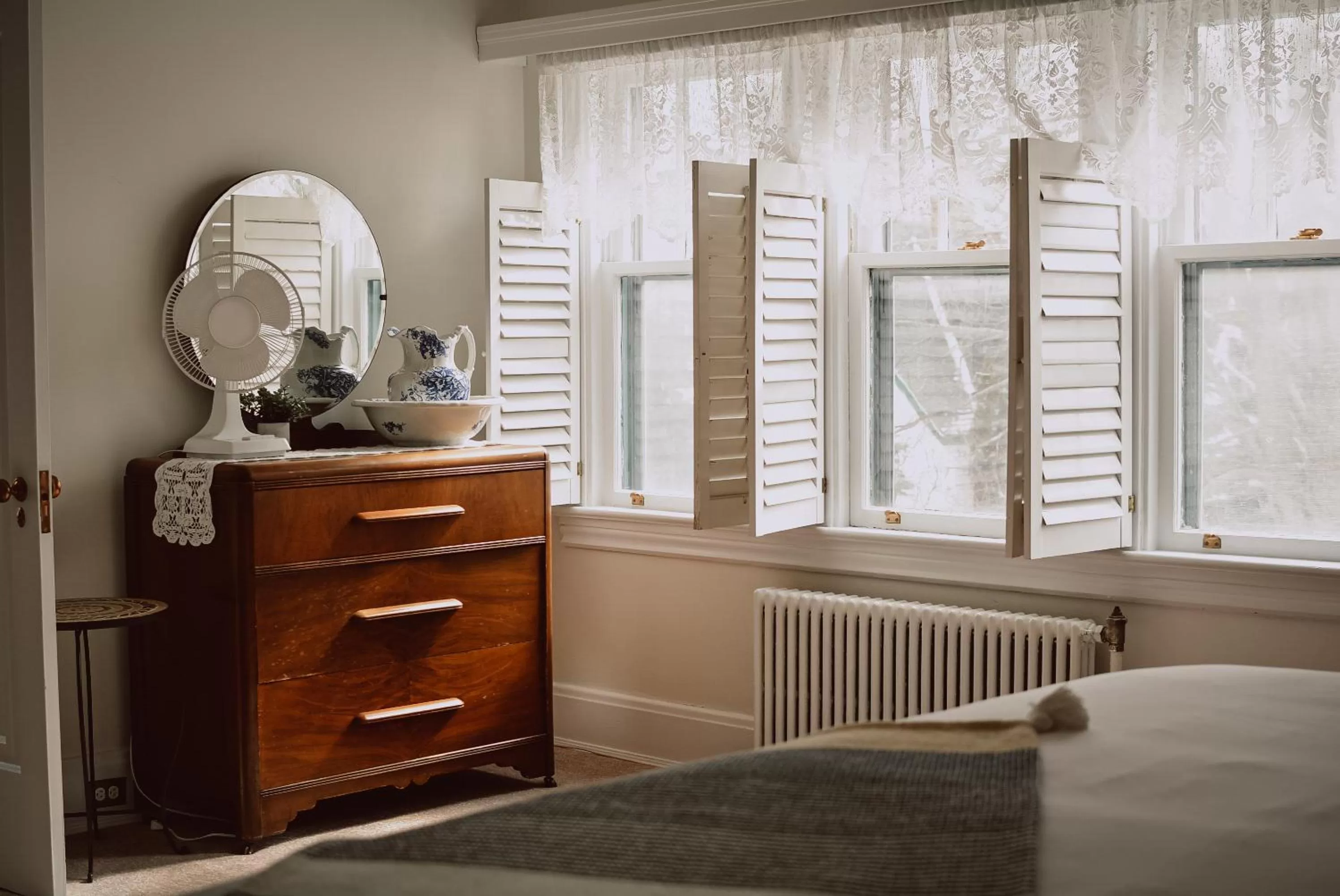 Hill Road Manor Bed & Breakfast