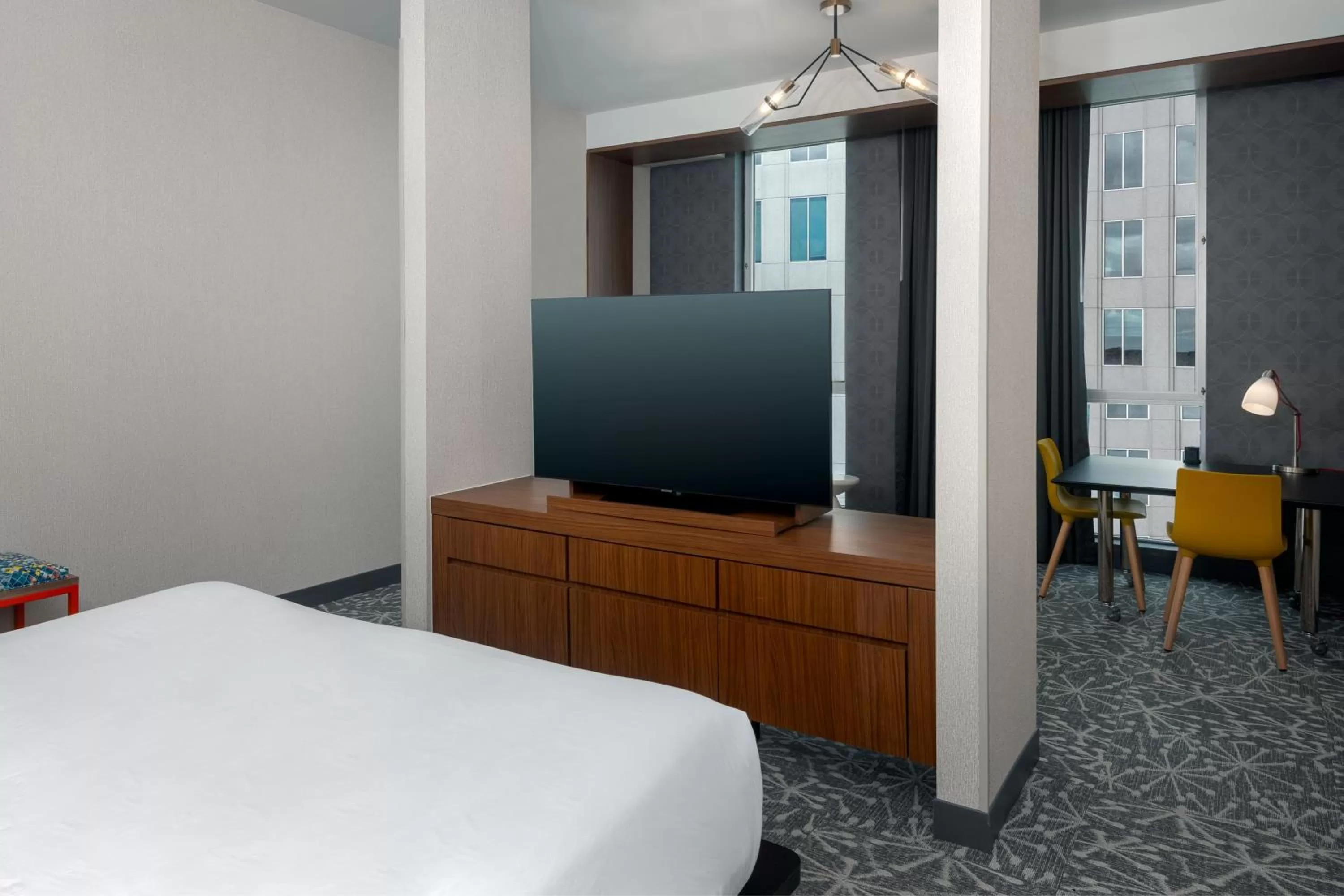 Photo of the whole room, Bed in Aloft Orlando Downtown