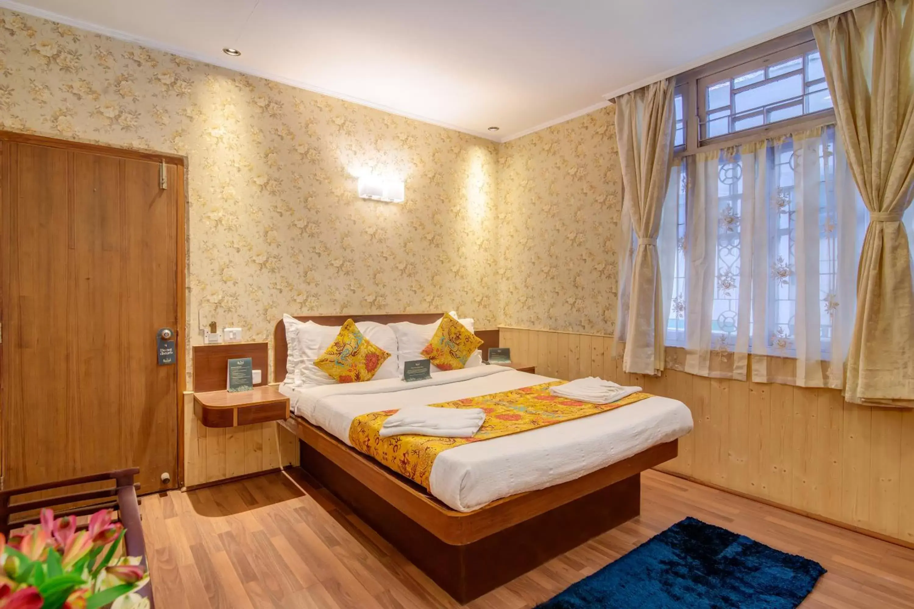 Standard Double Room - single occupancy in Muscatel Spring Burn - 100 Mts from Mall Road Standard Double Room - single occupancy in Muscatel Spring Burn - 100 Mts from Mall Road