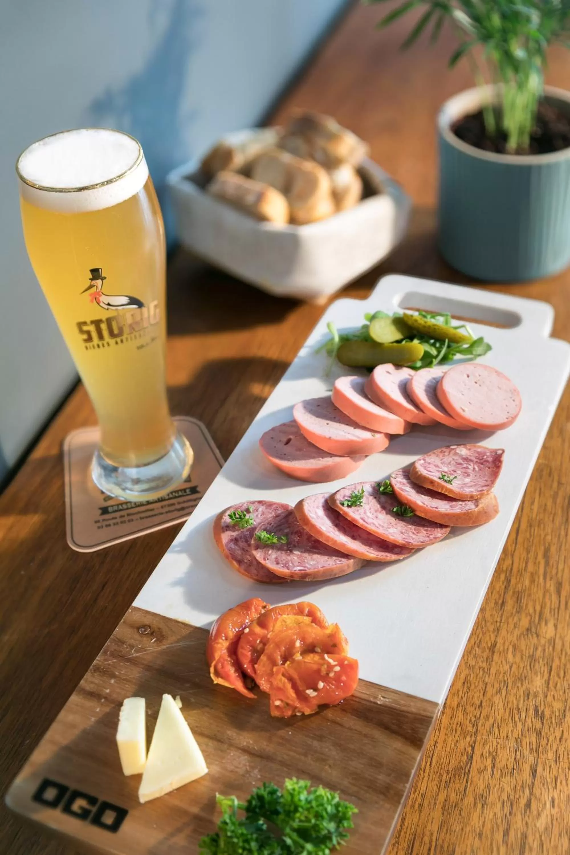 Lounge or bar in Hotel Kaijoo by HappyCulture