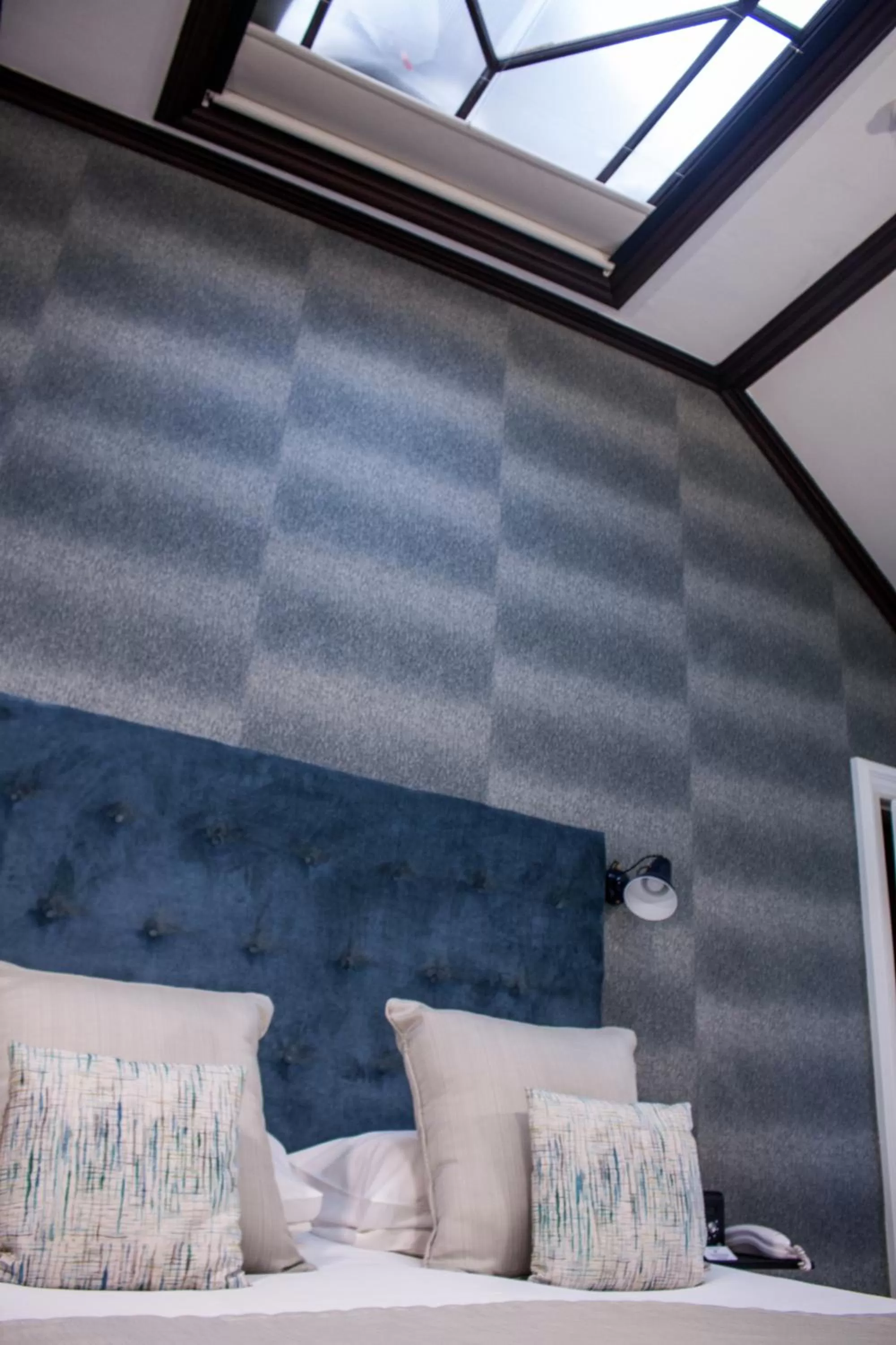 Photo of the whole room in Ascot House