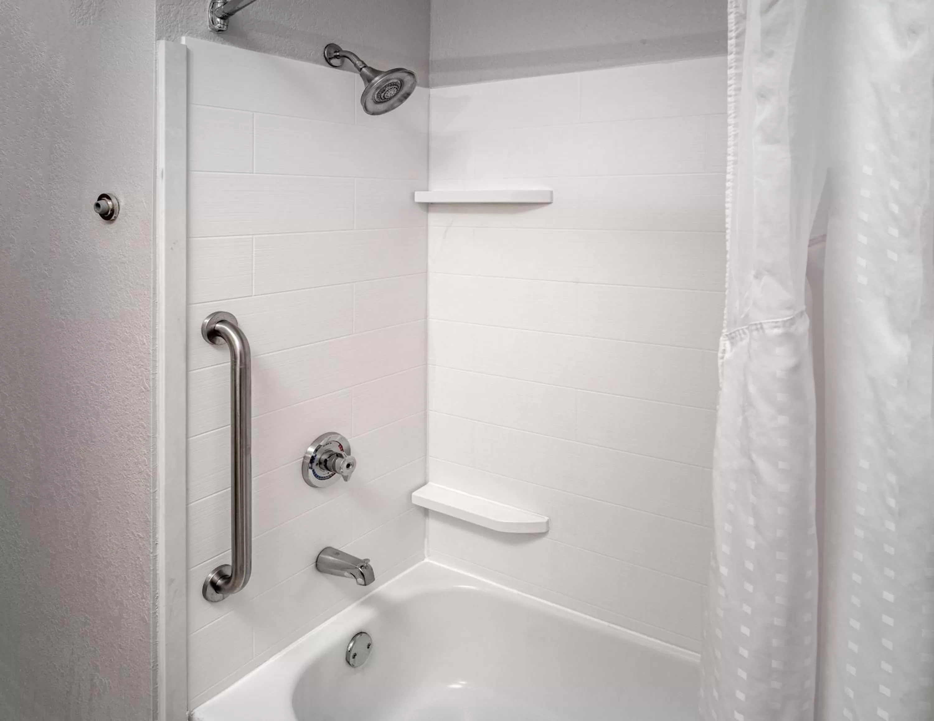 Bathroom in Holiday Inn Express and Suites Pikeville by IHG