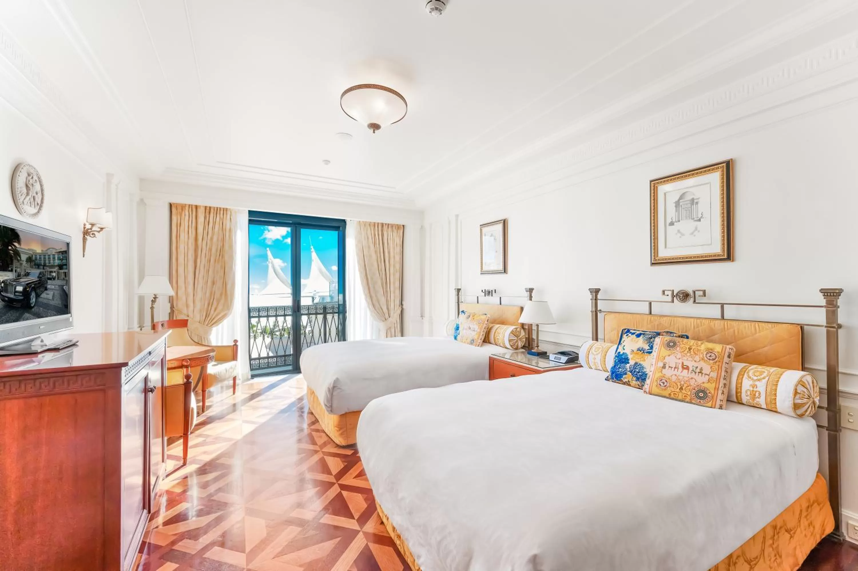 Bed in Imperial Hotel Gold Coast