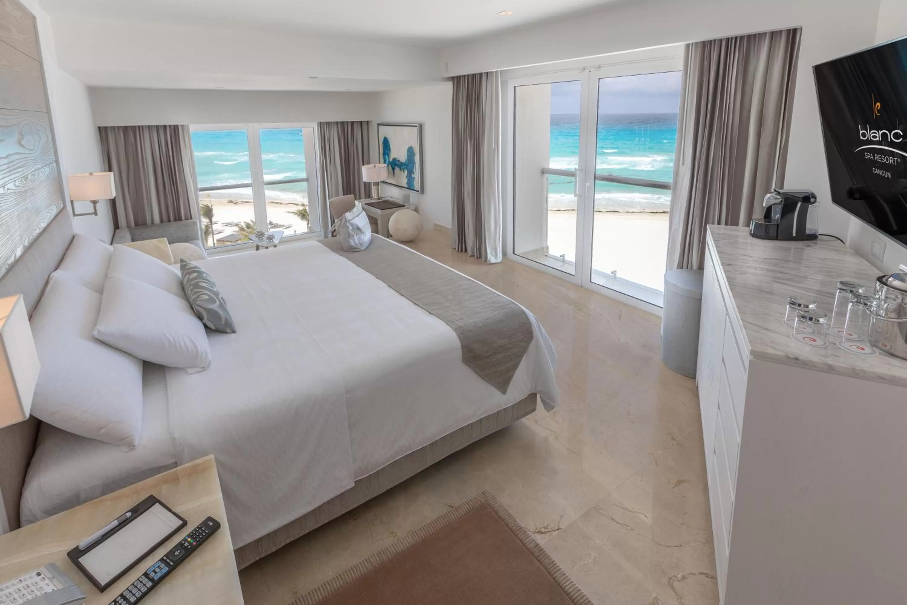 Royale Junior Suite Ocean View - King Size  Bed in Le Blanc Spa Resort Cancun - Adults Only - All-Inclusive