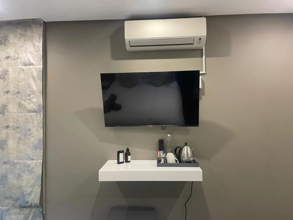 Coffee/tea facilities in The Raz