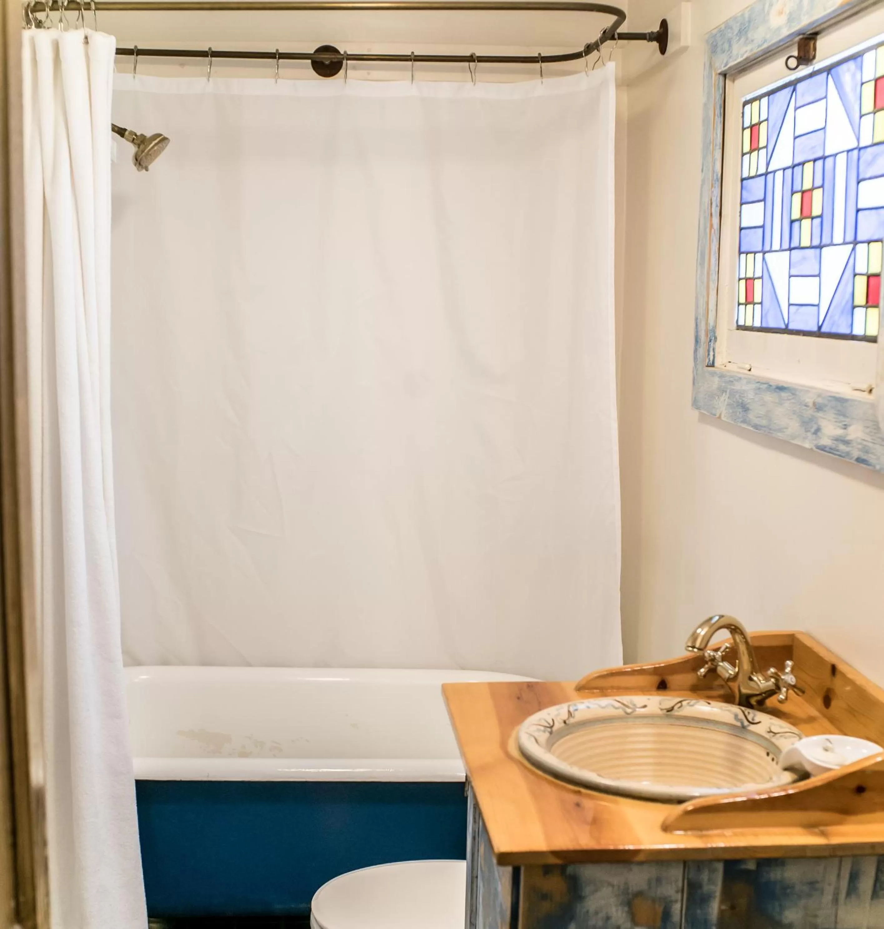 Bathroom in The Mulberry Inn -An Historic Bed and Breakfast